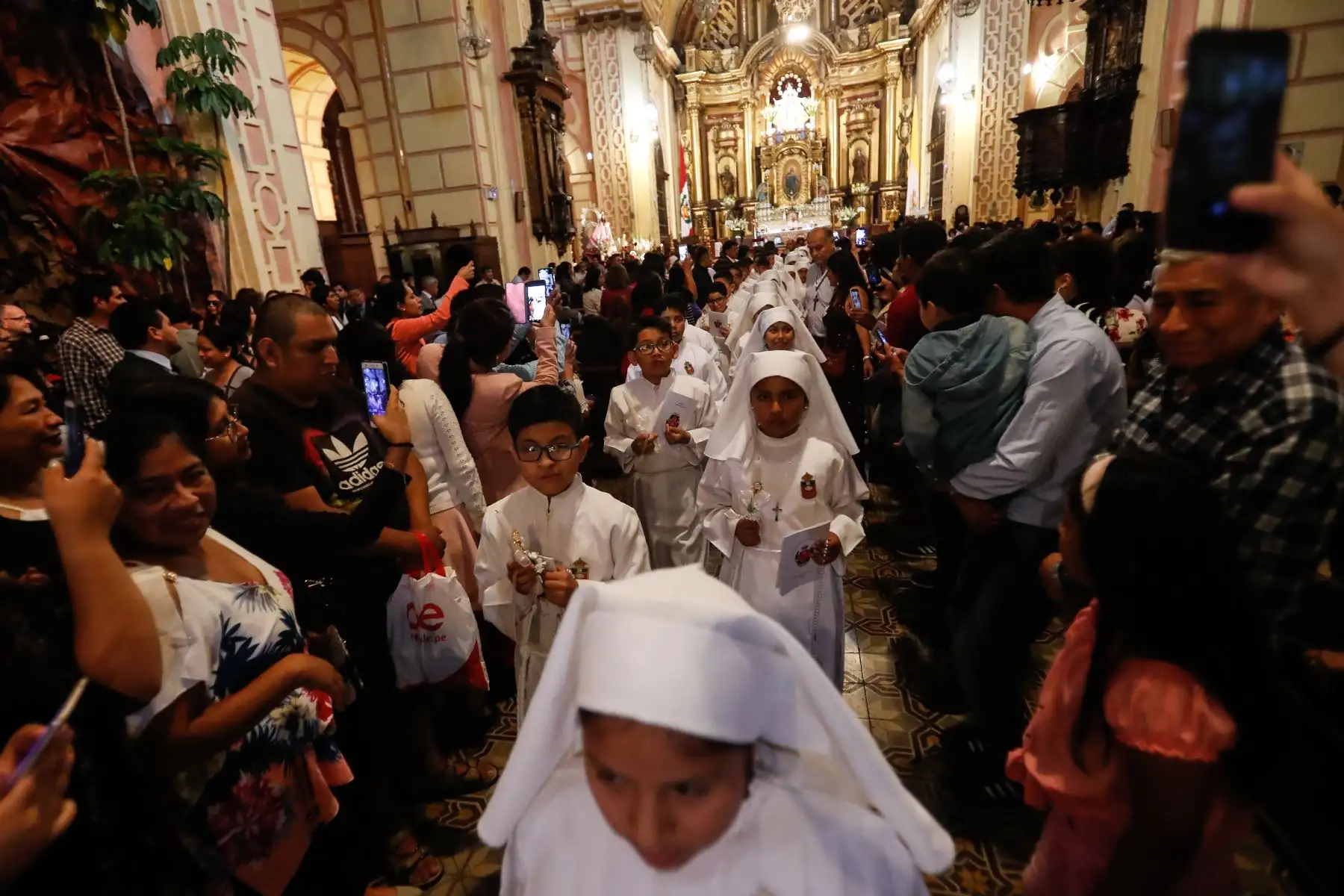 Primera Comunión en Iglesia La Merced de Lima. Foto: ANDINA/Renato Pajuelo
