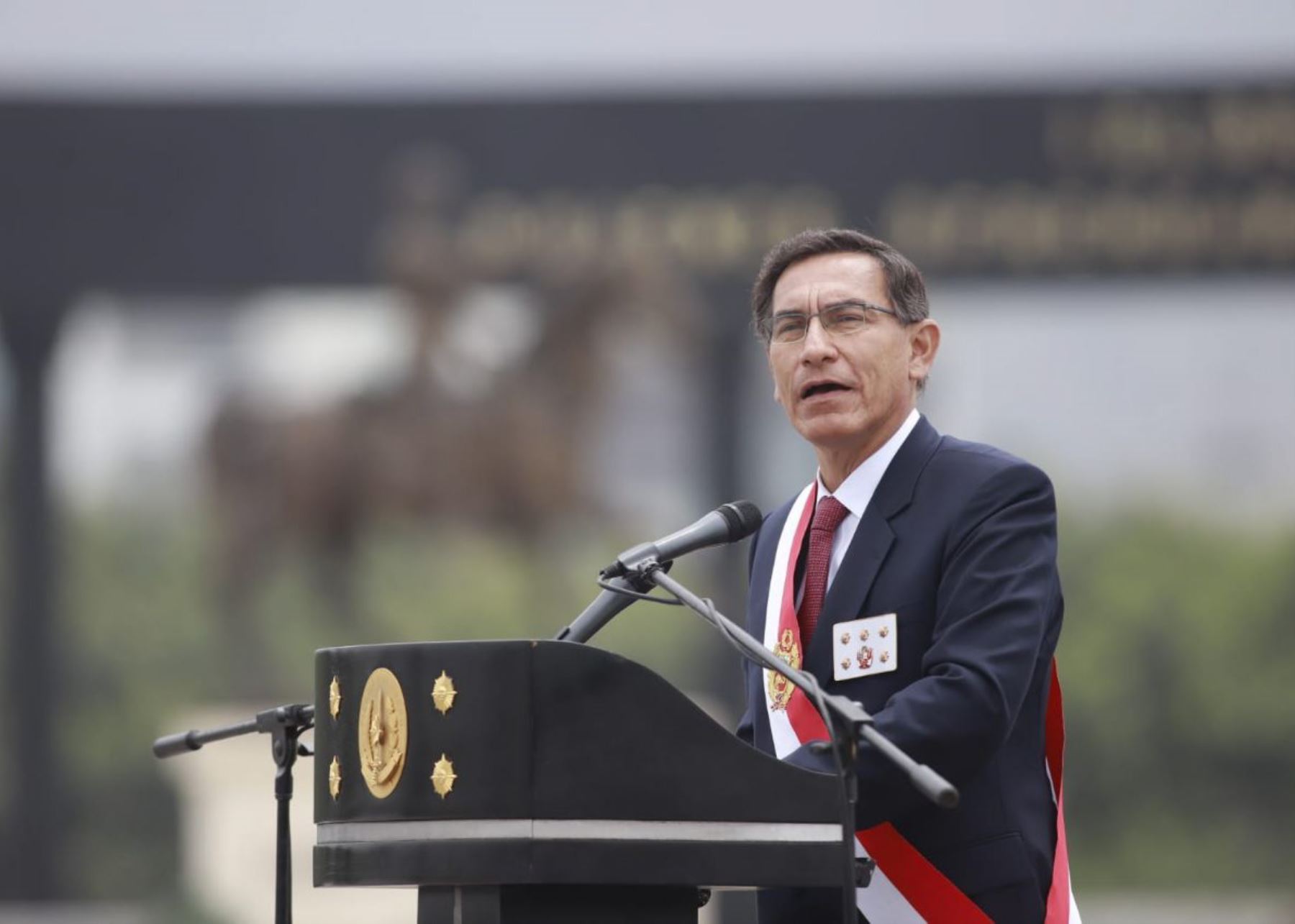 Presidente Martín Vizcarra participó en ceremonia por el Día del Ejército del Perú y 195° aniversario de la Batalla de Ayacucho.