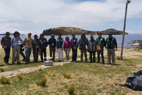 Entidades inician trabajos en Puno para titular a 700 predios que colindan con el lago Titicaca.