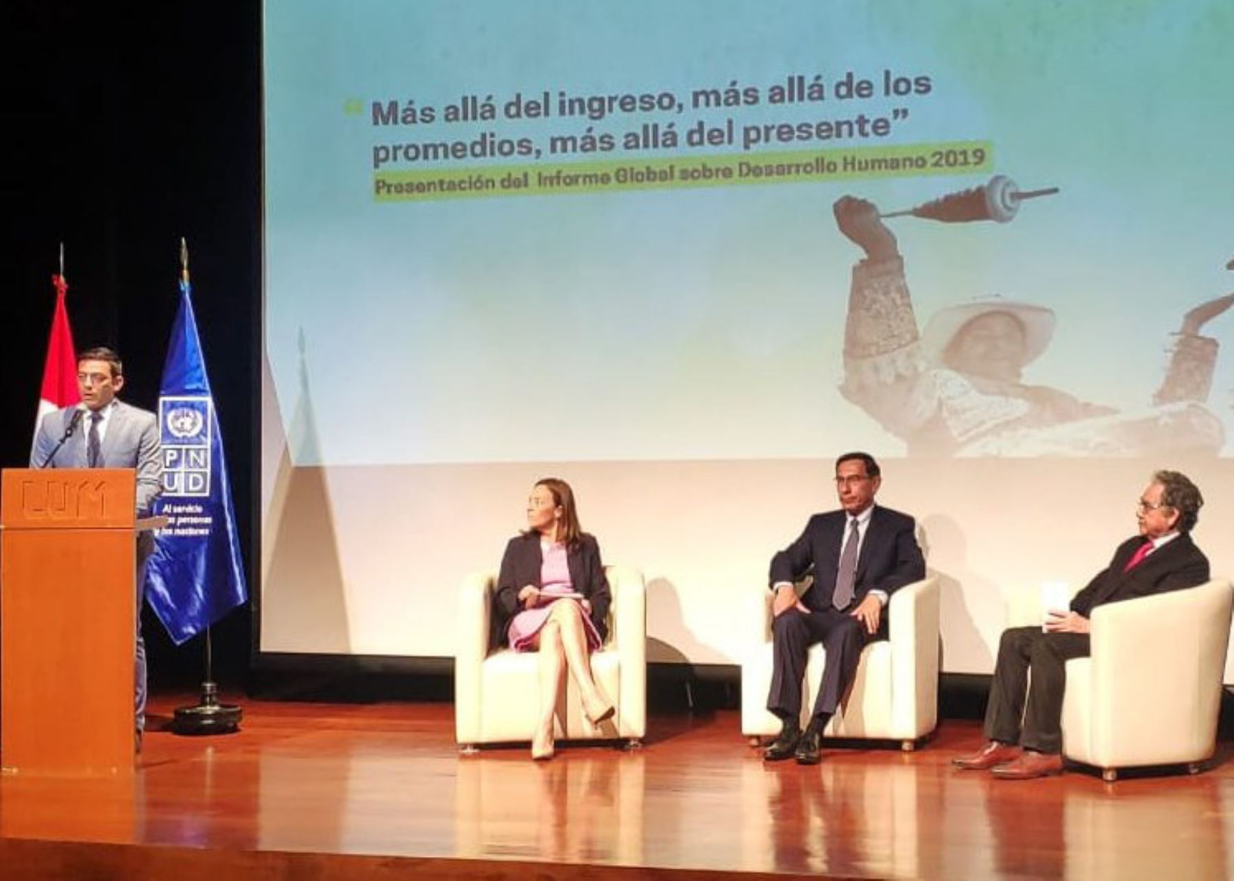 Presidente Martín Vizcarra asiste a presentación de Informe Global sobre Desarrollo Humano 2019