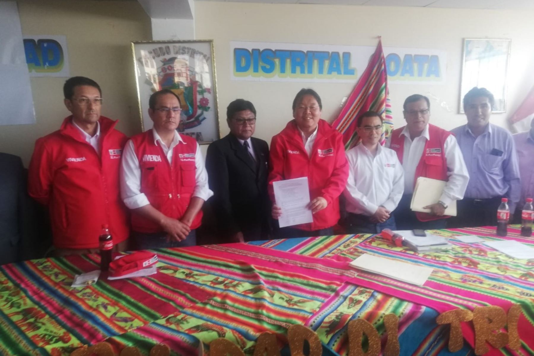 El viceministro de Construcción y Saneamiento, Julio Kosaka, dirigió reunión de la Mesa Técnica de la Cuenca del Río Coata (Puno).