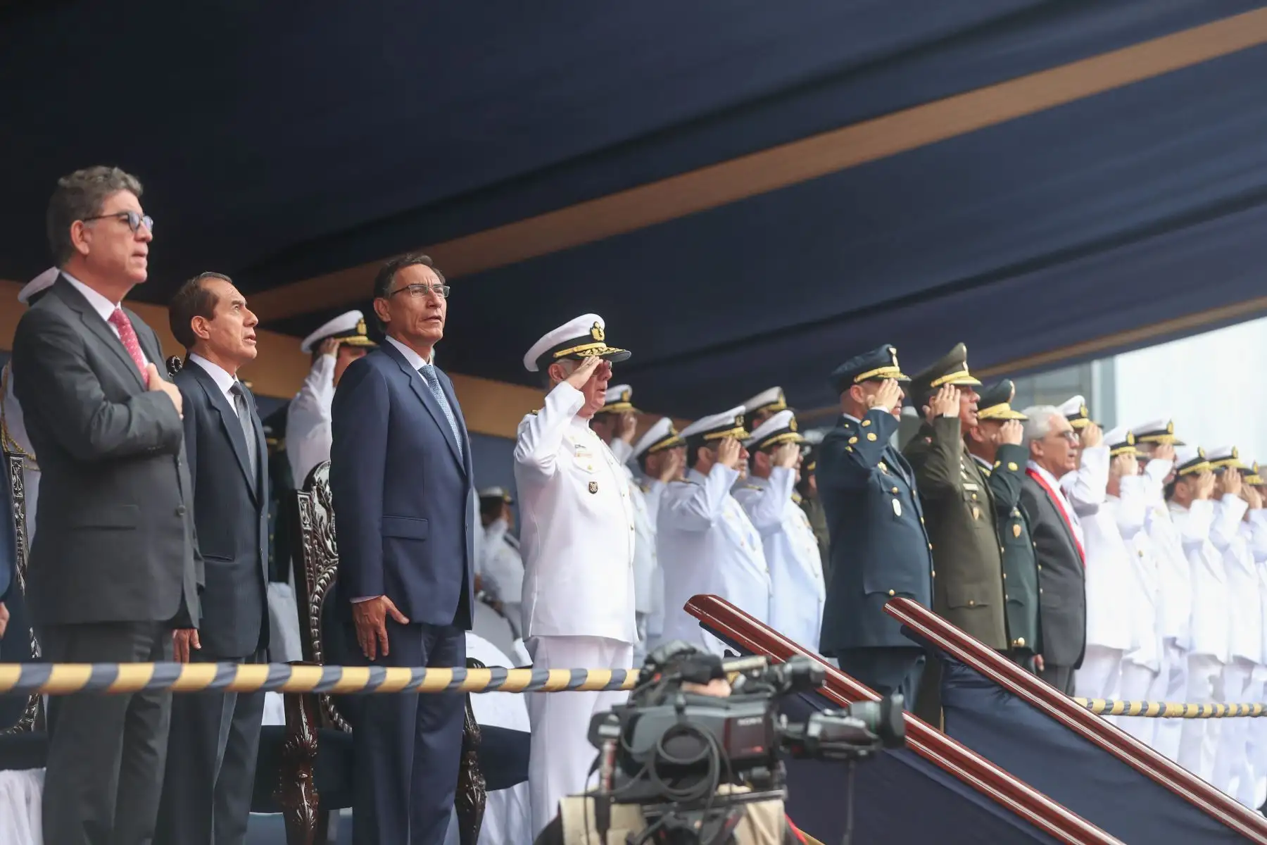El Presidente de la república Martin Vizcarra, asiste a la ceremonia del zarpe del Buque Oceanográfico B.A.P. Carrasco a la Antártida. Foto: ANDINA/ MINDEF