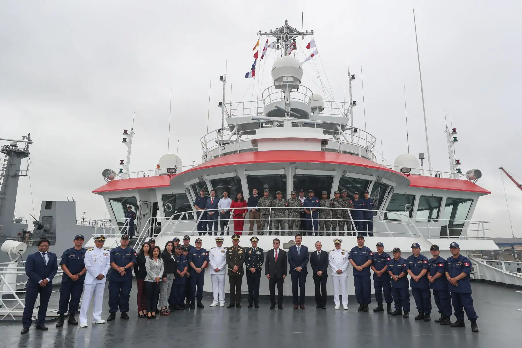 El Presidente de la república Martin Vizcarra, asiste a la ceremonia del zarpe del Buque Oceanográfico B.A.P. Carrasco a la Antártida. Foto: ANDINA/ MINDEF