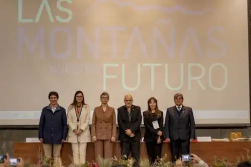 El viceministro de Desarrollo Estratégico de los Recursos Naturales del Minam, Gabriel Quijandría, participa en el simposio internacional “Las montañas: nuestro futuro”. Foto: ANDINA/Difusión