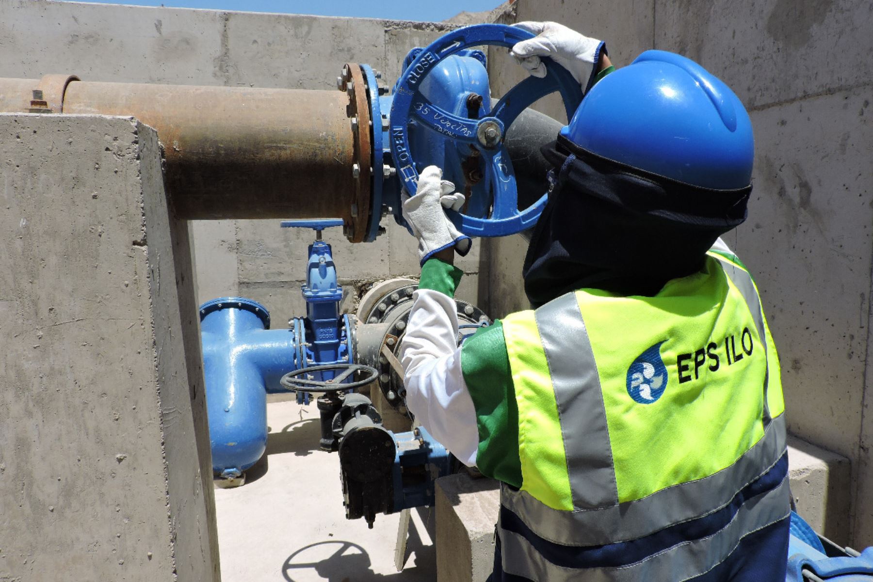 La construcción de la estación de bombeo de emergencia, ubicada en el fundo El Hueso, asegurará la captación de 60 litros por segundo de agua.