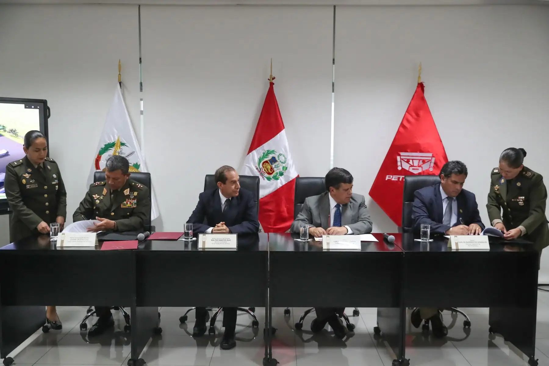 Ejército del Perú y Petroperú firmaron convenio para el abastecimiento estratégico de combustible.
Foto: ANDINA/Difusión