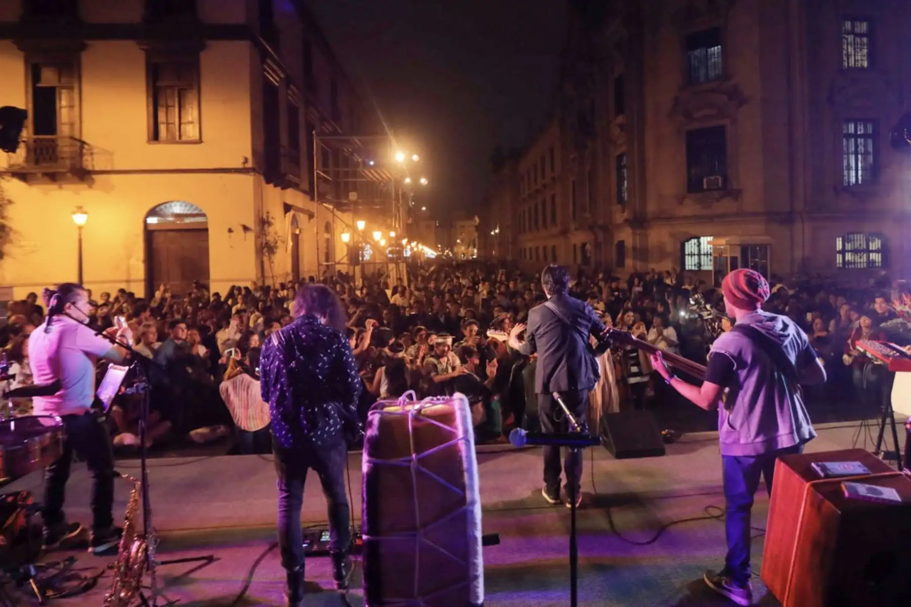Lima disfrutó de “La Noche del Vraem” con música, danza y degustación de café y cacao.
El evento fue organizado por la Comisión Nacional para el Desarrollo y Vida sin Drogas (Devida), en el marco de las actividades previas a la inauguración de la Expovraem 2019
Foto: DEVIDA