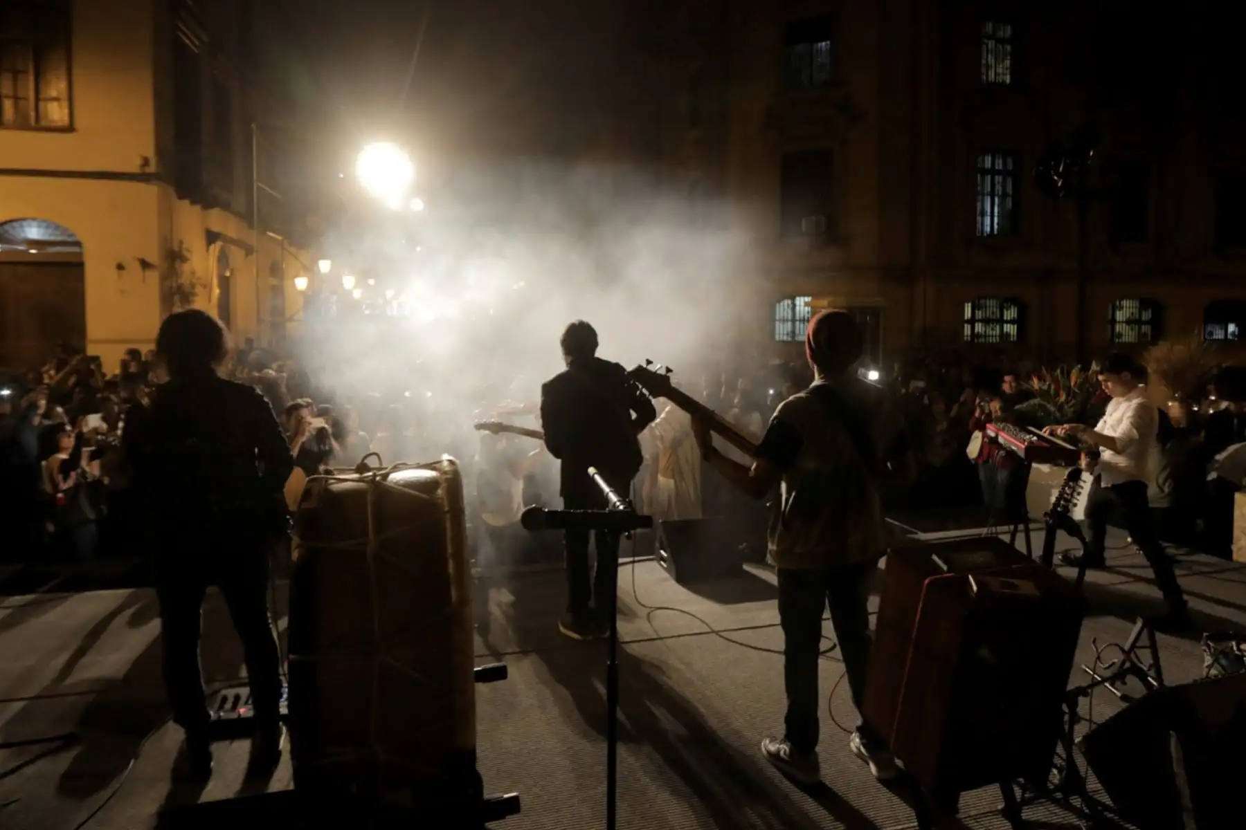 Lima disfrutó de “La Noche del Vraem” con música, danza y degustación de café y cacao.
El evento fue organizado por la Comisión Nacional para el Desarrollo y Vida sin Drogas (Devida), en el marco de las actividades previas a la inauguración de la Expovraem 2019
Foto: DEVIDA