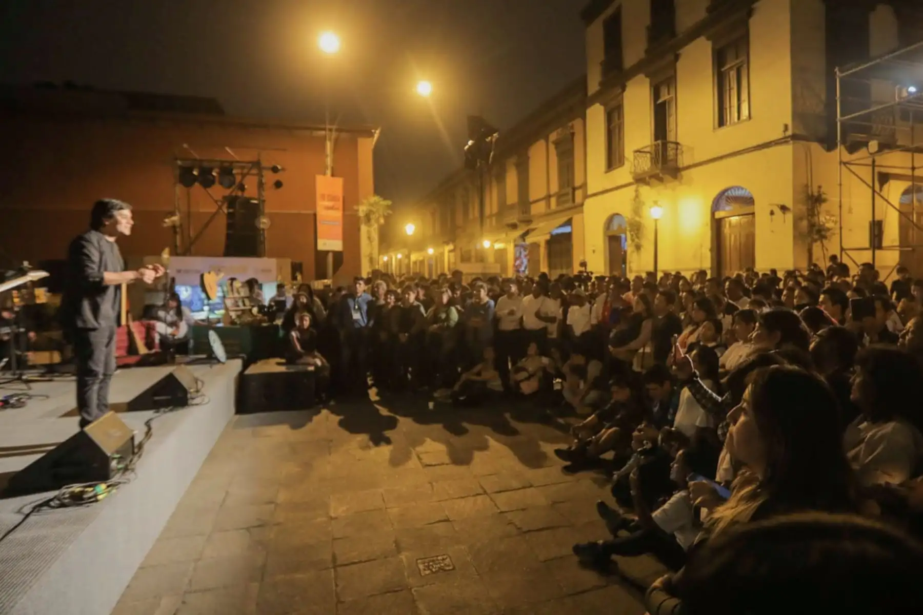 Lima disfrutó de “La Noche del Vraem” con música, danza y degustación de café y cacao.
El evento fue organizado por la Comisión Nacional para el Desarrollo y Vida sin Drogas (Devida), en el marco de las actividades previas a la inauguración de la Expovraem 2019
Foto: DEVIDA