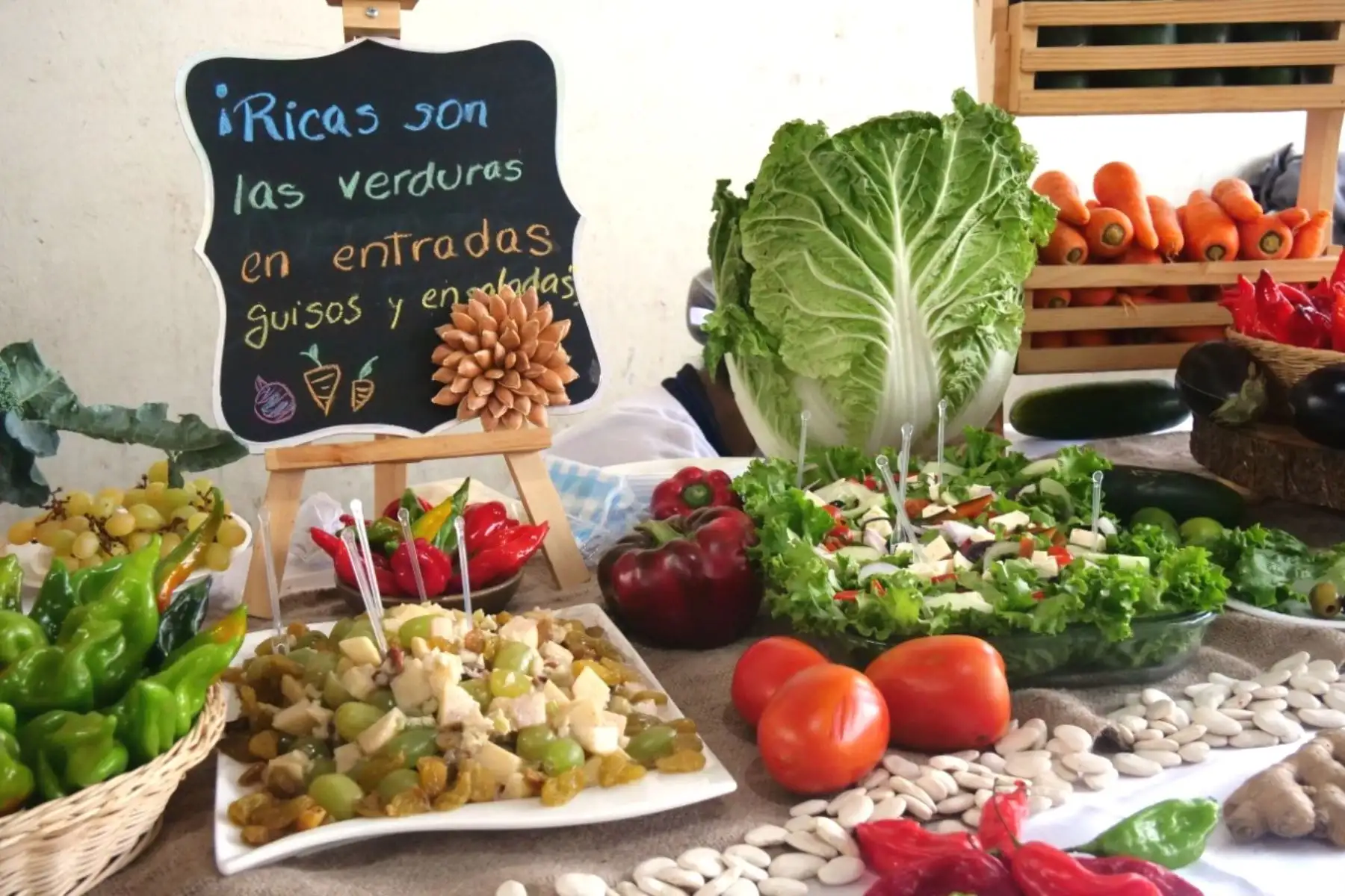Cena navideña: prepara ensaladas y aderezos a bajo costo. Foto: ANDINA/Difusión.
