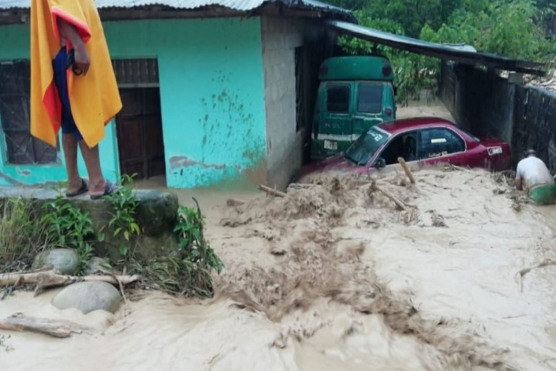 Hay 10 familias damnificadas en el centro poblado de Pampayacu, distrito de Uchiza, provincia de Tocache, en la región San Martín, por el desborde del río Pampayacu, a causa de las lluvias intensas.