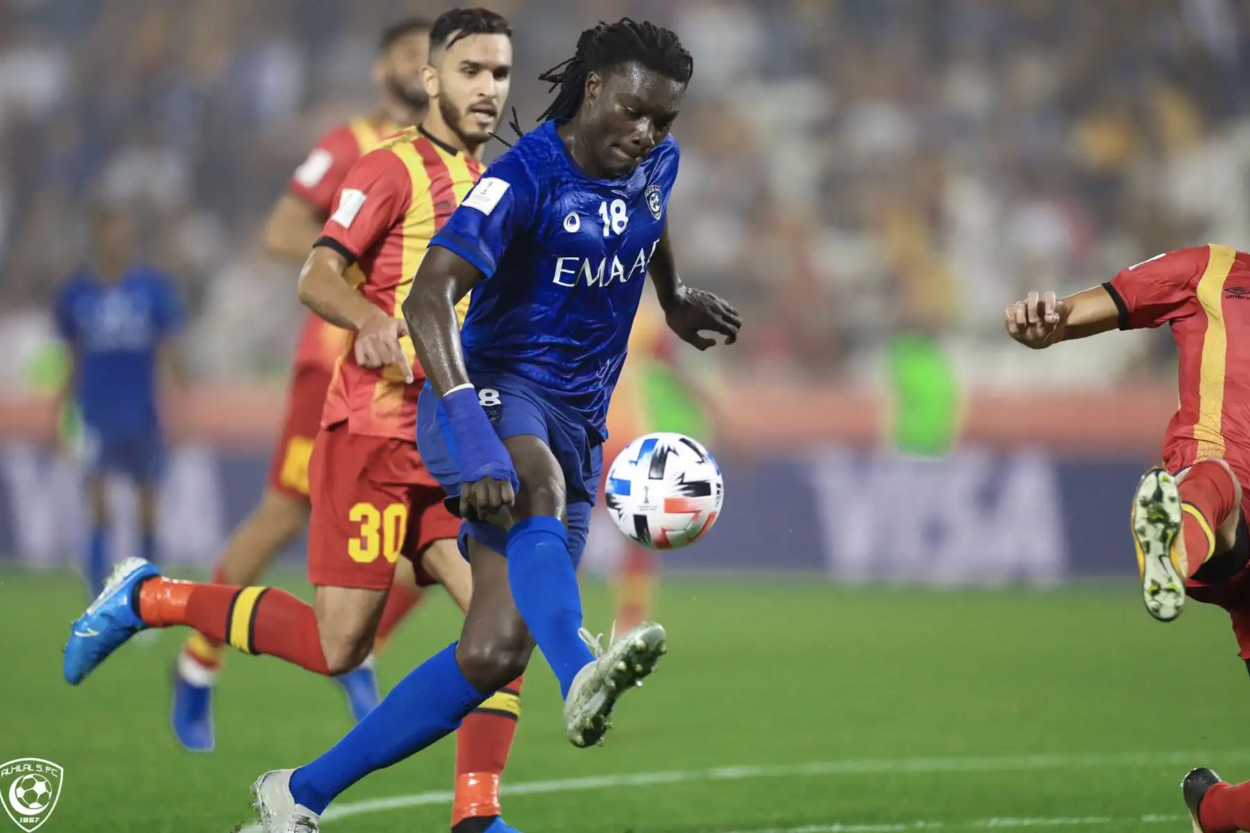 Al-Hilal derrotó por la mínima diferencia al Esperance de Tunis. El único gol del encuentro lo realizó Bafetimbi Gomis a pase de André Carrill.
Foto: Twitter Al-Hilal
