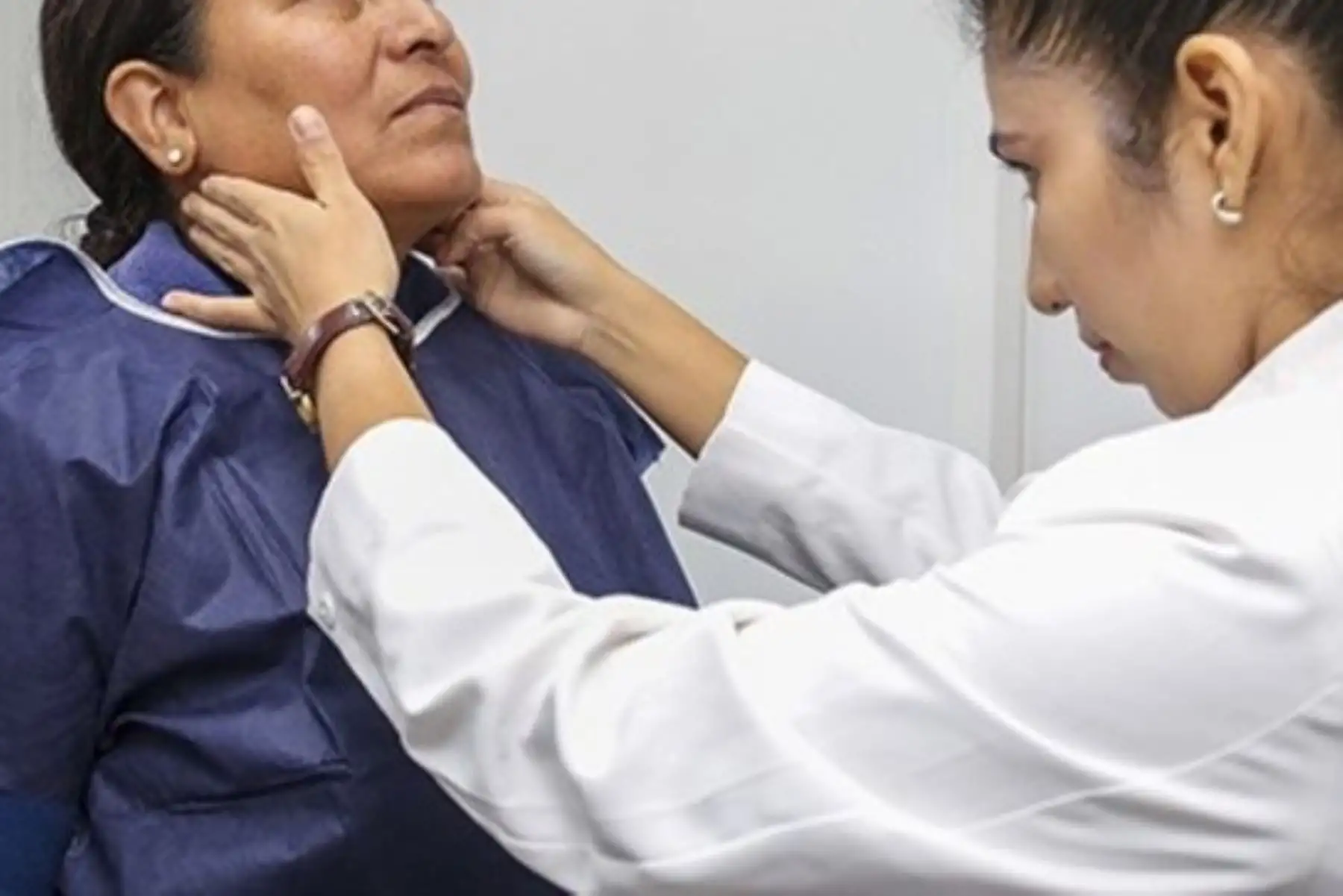 ¡Cuidado con los nódulos en el cuello! Podría ser cáncer de tiroides. Foto: ANDINA/Difusión.