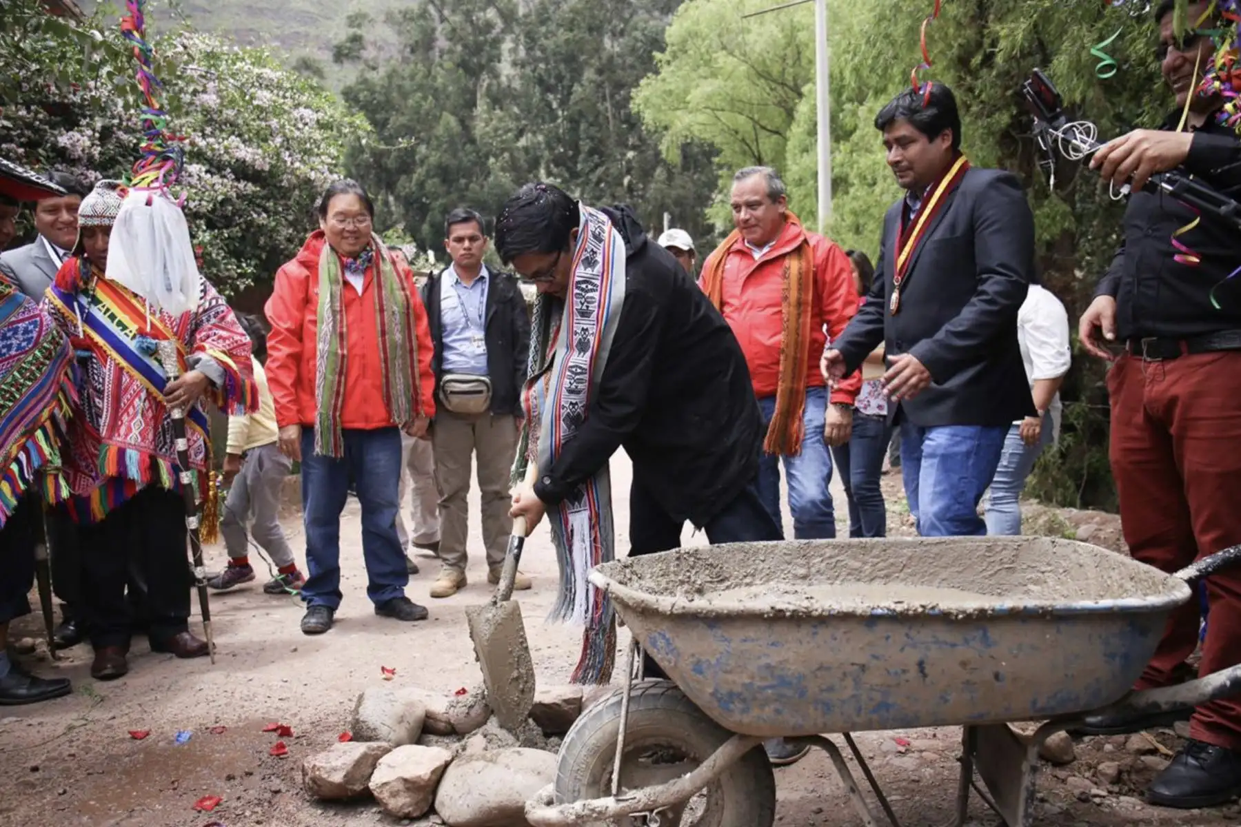 El titular de la PCM, Vicente Zeballos se encuentra en Cusco, donde realizará diversas actividades como supervisión de obras de saneamiento, verificación de cumplimiento en programas sociales y se reunirá con autoridades de la región.
Foto: ANDINA/PCM