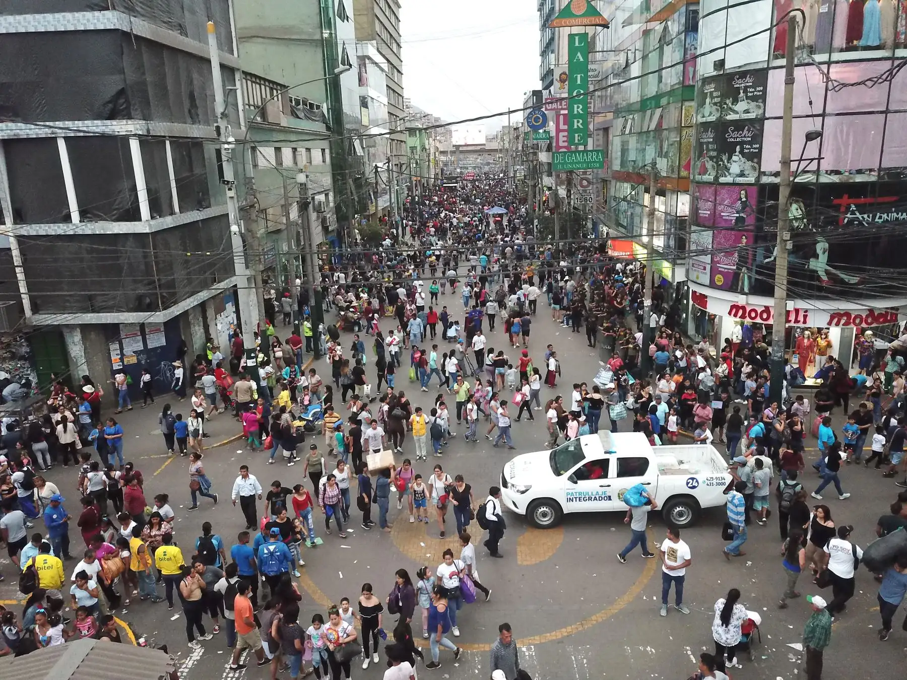 Emporio comercial de Gamarra en temporada navideña.

Foto: ANDINA/Juan Carlos Guzmán Negrini