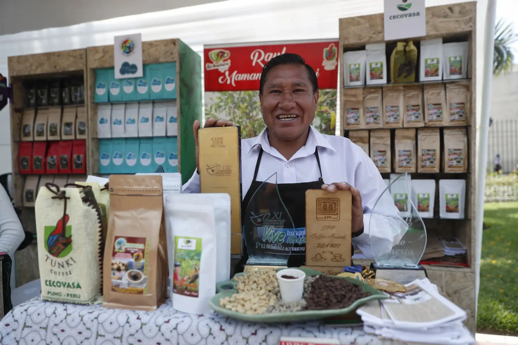 Raúl Mamani, productor de la Región Puno es bicampeón nacional en 2012 y 2015, reconocido por la calidad de su producción. También fue ganador internacional en 2017 tras competir con de más de 38 países en un evento realizado en los Estados Unidos. Foto: ANDINA/Renato Pajuelo