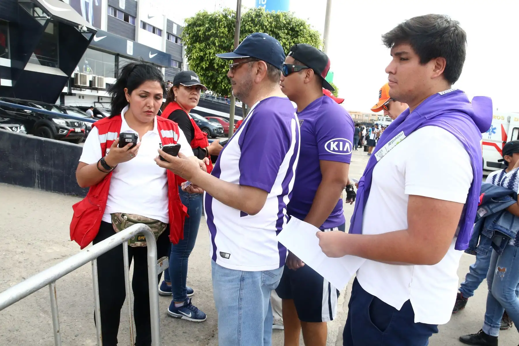 Imágenes previas al partido entre Alianza Lima y Binacional, que disputan la final del fútbol peruano por la Liga 1. 
Foto: ANDINA/Vidal Tarqui