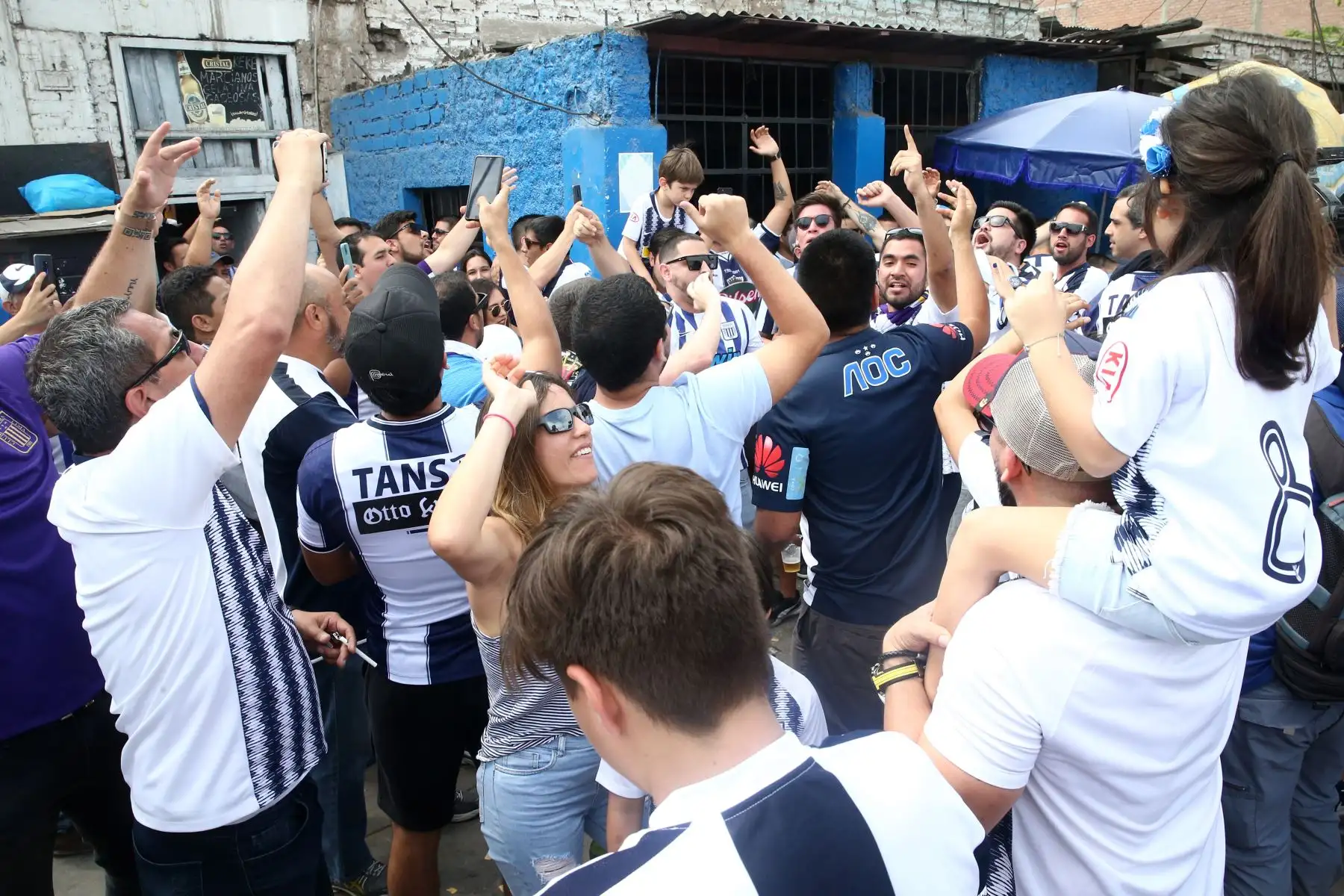 Imágenes previas al partido entre Alianza Lima y Binacional, que disputan la final del fútbol peruano por la Liga 1. 
Foto: ANDINA/Vidal Tarqui