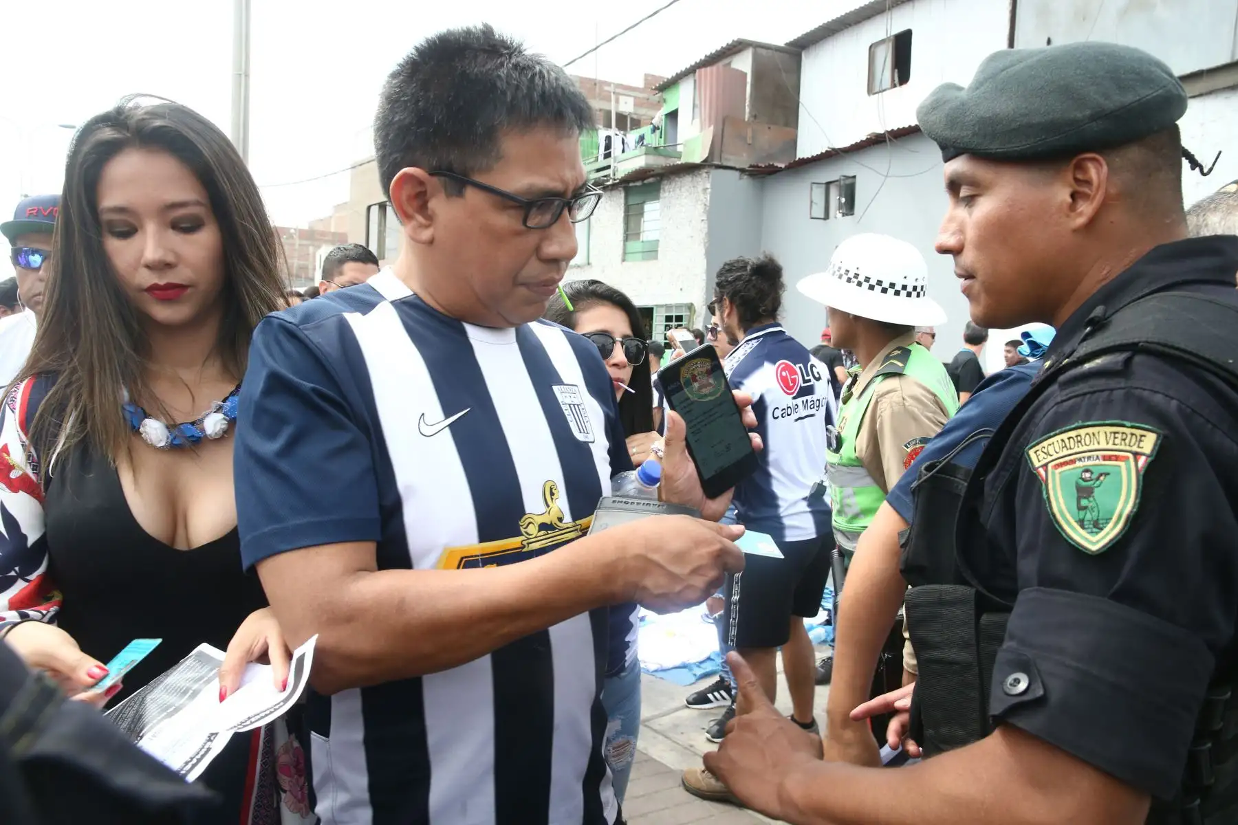 Imágenes previas al partido entre Alianza Lima y Binacional, que disputan la final del fútbol peruano por la Liga 1. 
Foto: ANDINA/Vidal Tarqui