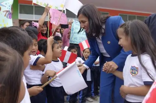 La titular del Minedu, Flor Pablo Medina, inauguró una moderna escuela en Amazonas, que demandó una inversión superior a los S/ 2.5 millones.