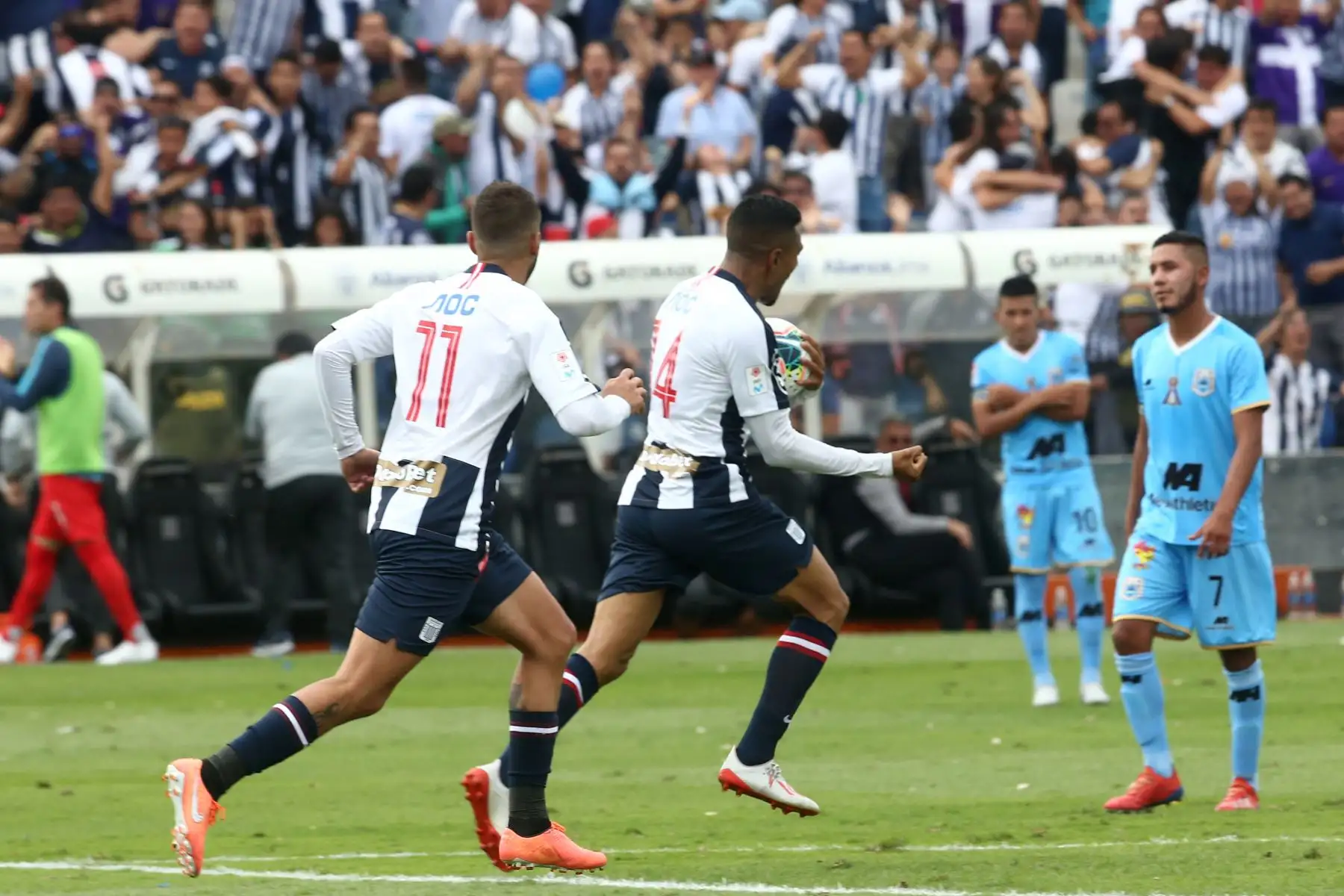 Luis Ramirez de Alianza Lima celebra el gol ante Deportivo Binacional por  la gran final del fútbol peruano en el estadio Alejandro Villanueva.
Foto: ANDINA/Vidal Tarqui