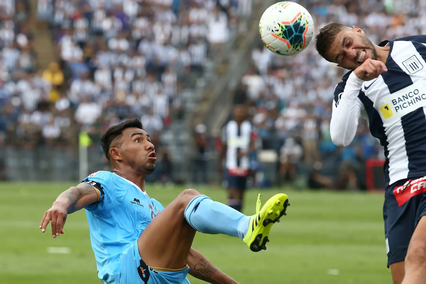 Alianza Lima se enfrenta al Binacional por  la gran final del fútbol peruano en el estadio Alejandro Villanueva.
Foto: ANDINA/Vidal Tarqui