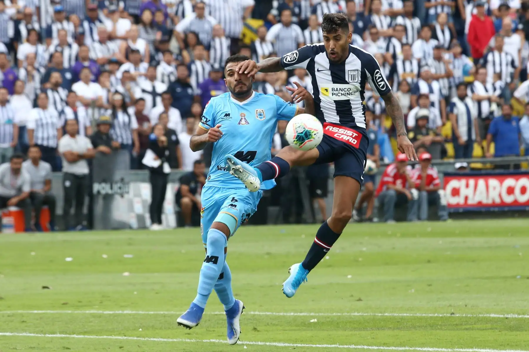 Alianza Lima se enfrenta al Binacional por  la gran final del fútbol peruano en el estadio Alejandro Villanueva.
Foto: ANDINA/Vidal Tarqui