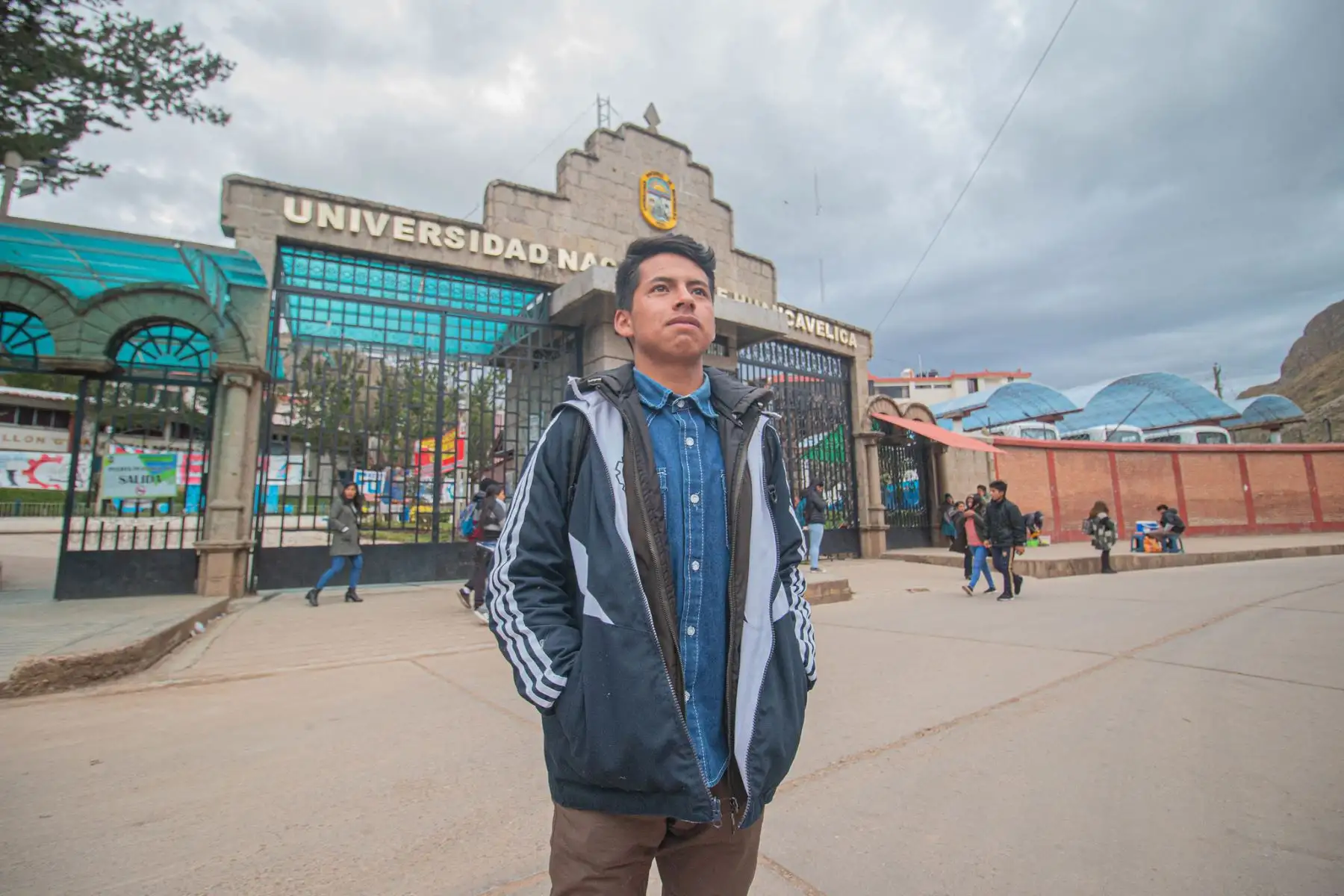El talento de Beca 18 Anderson Vilcapoma de la Cruz anhela mejorar la calidad de vida de la población de su natal Pazos, en la región Huancavelica.