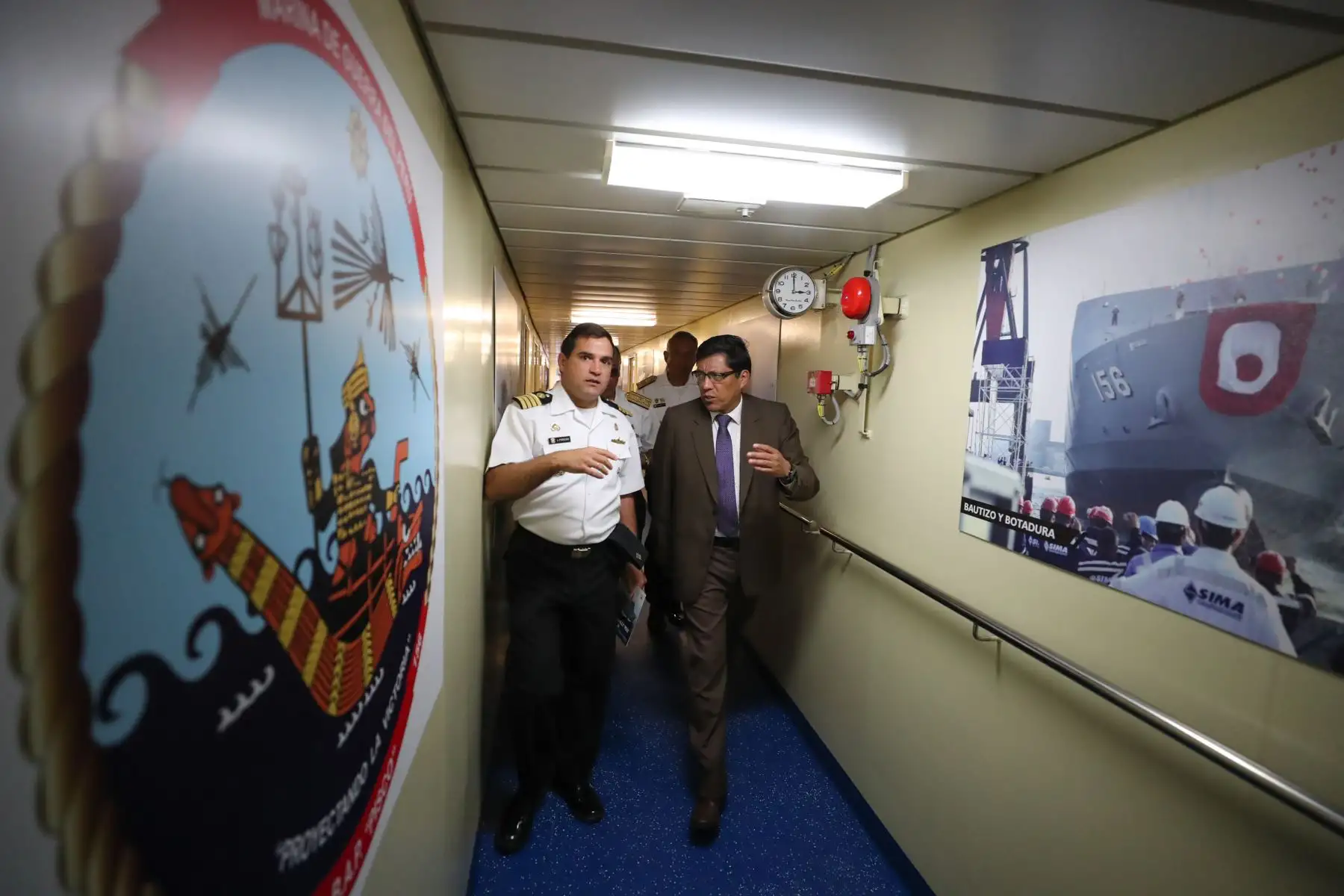 El presidente del Consejo de Ministros, Vicente Zeballos, visitó esta tarde la Base Naval del Callao, donde fue recibido por el Comandante General de la Marina de Guerra del Perú, almirante Fernando Cerdán Ruiz.
Foto: PCM