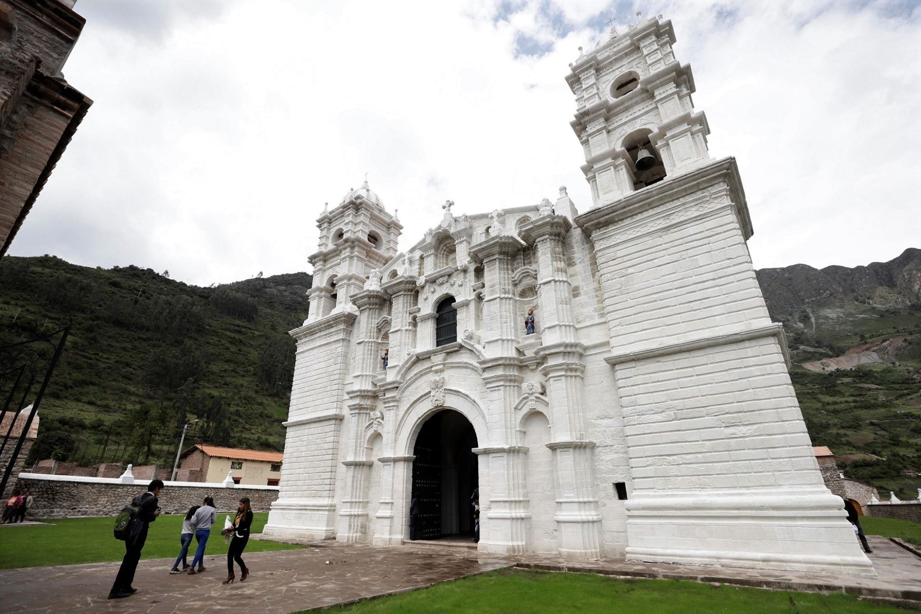 Así luce el histórico Santuario de Virgen de Cocharcas de Apurímac tras ser restaurado por el Ministerio de Cultura.