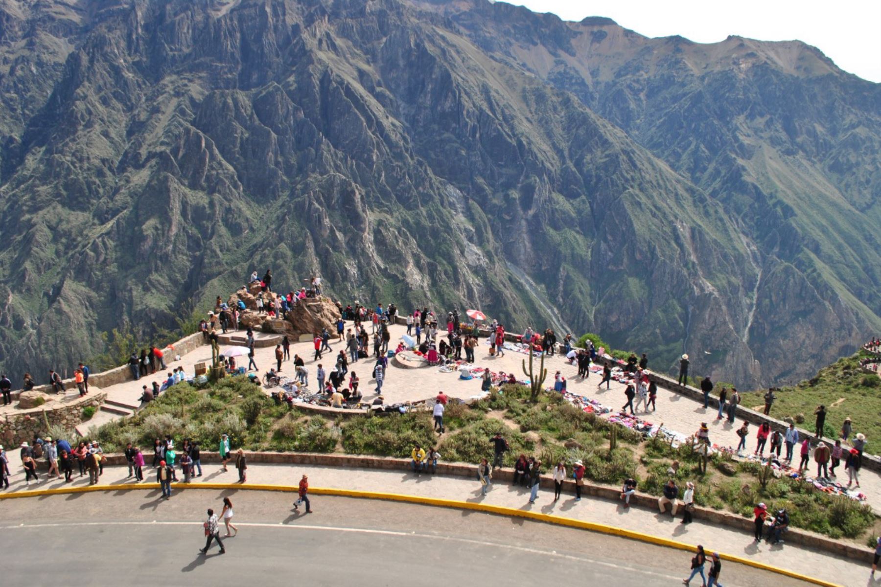 El valle del Colca está ubicado en la provincia de Caylloma, a cuatro horas de la ciudad de Arequipa.