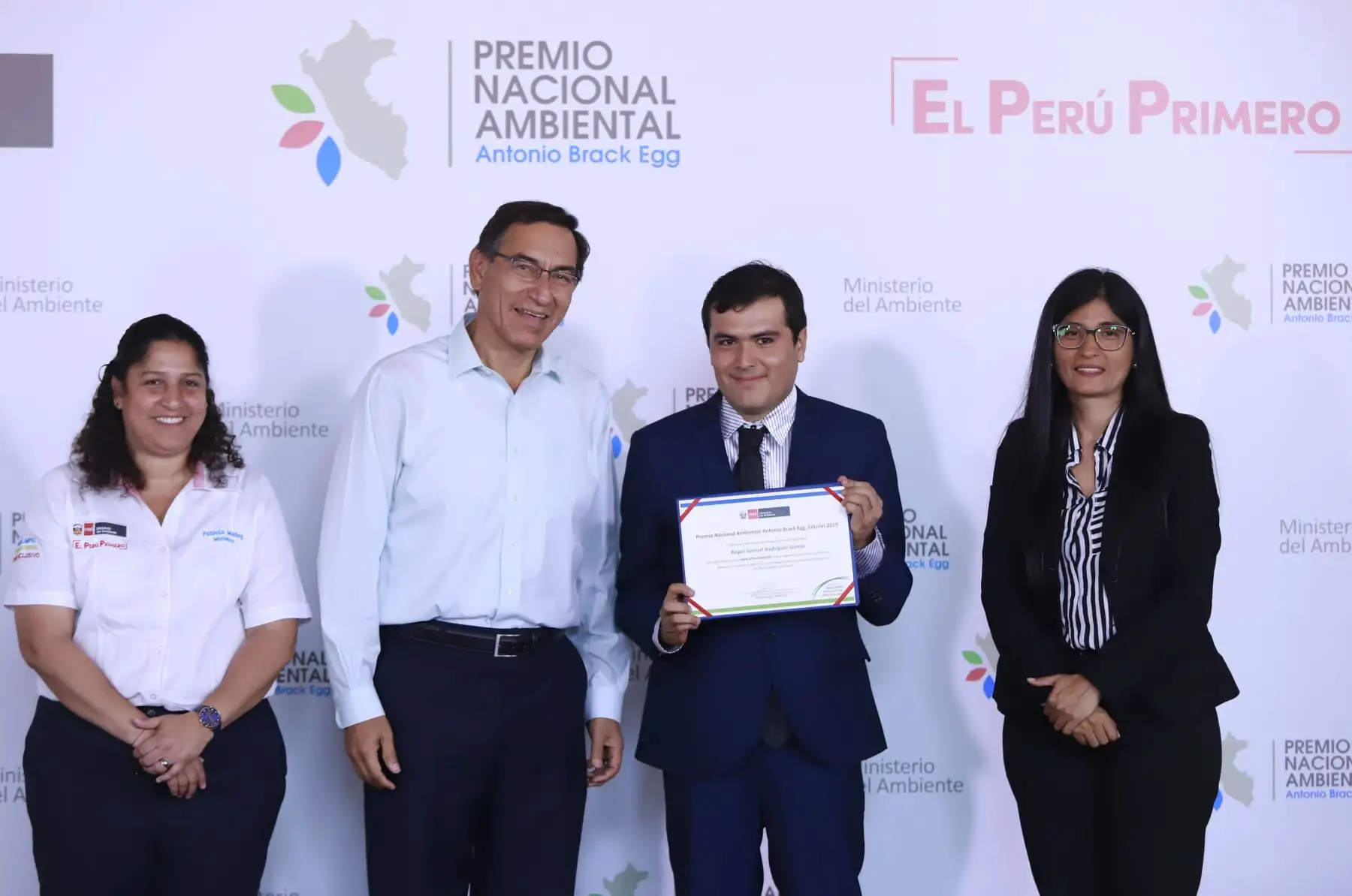 Presidente de la República, Martín Vizcarra, preside la ceremonia de entrega del Premio Nacional Ambiental Antonio Brack Egg.
Foto: ANDINA/ Prensa Presidencia