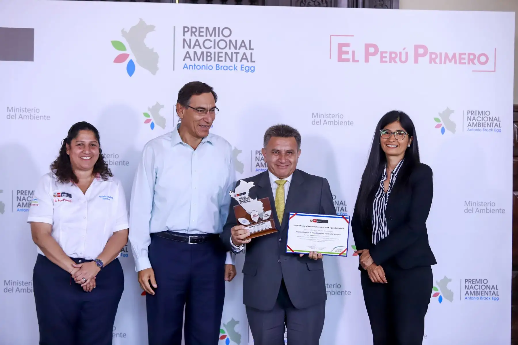 Presidente de la República, Martín Vizcarra, preside la ceremonia de entrega del Premio Nacional Ambiental Antonio Brack Egg.
Foto: ANDINA/ Prensa Presidencia