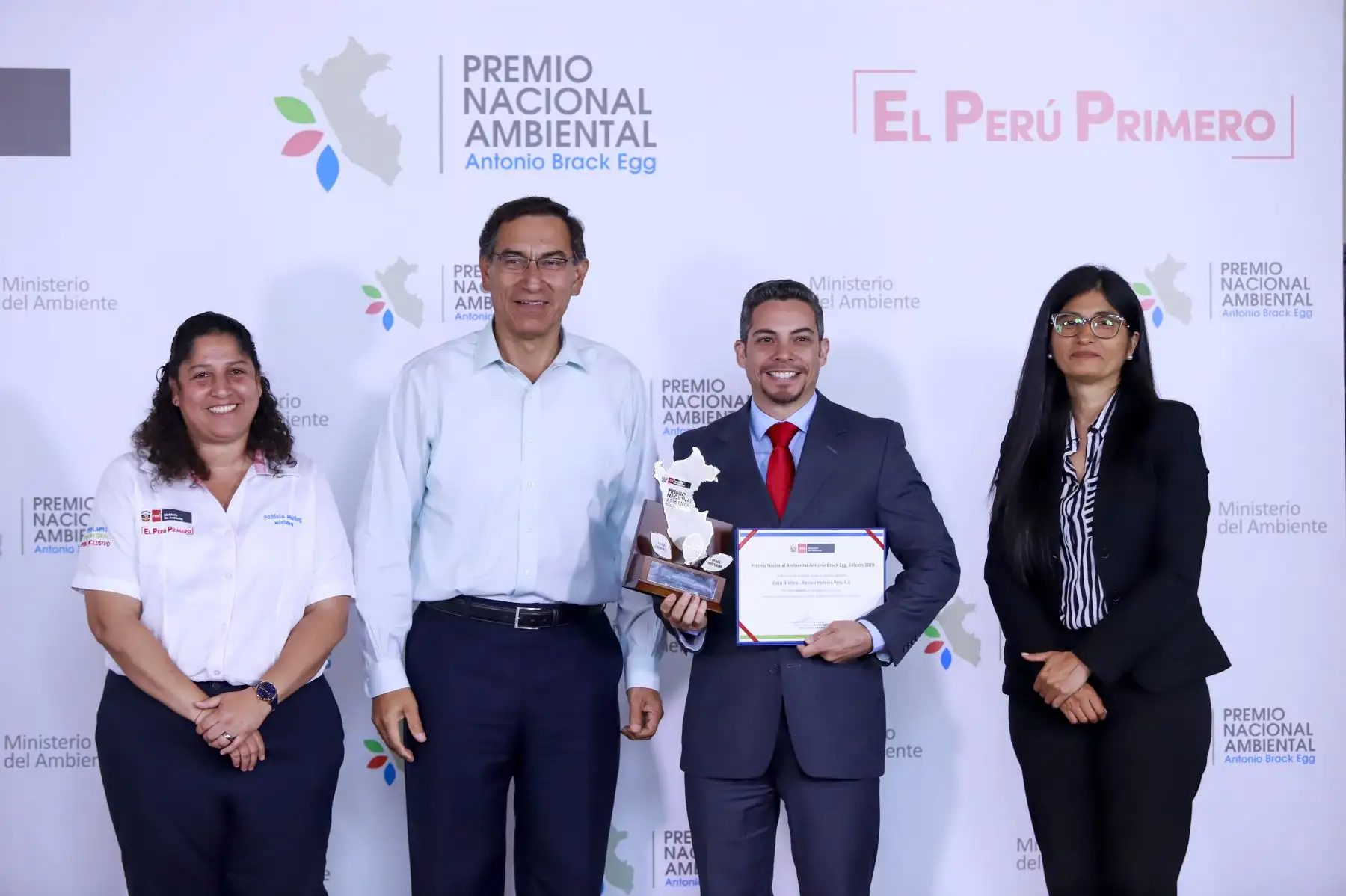 Presidente de la República, Martín Vizcarra, preside la ceremonia de entrega del Premio Nacional Ambiental Antonio Brack Egg.
Foto: ANDINA/ Prensa Presidencia