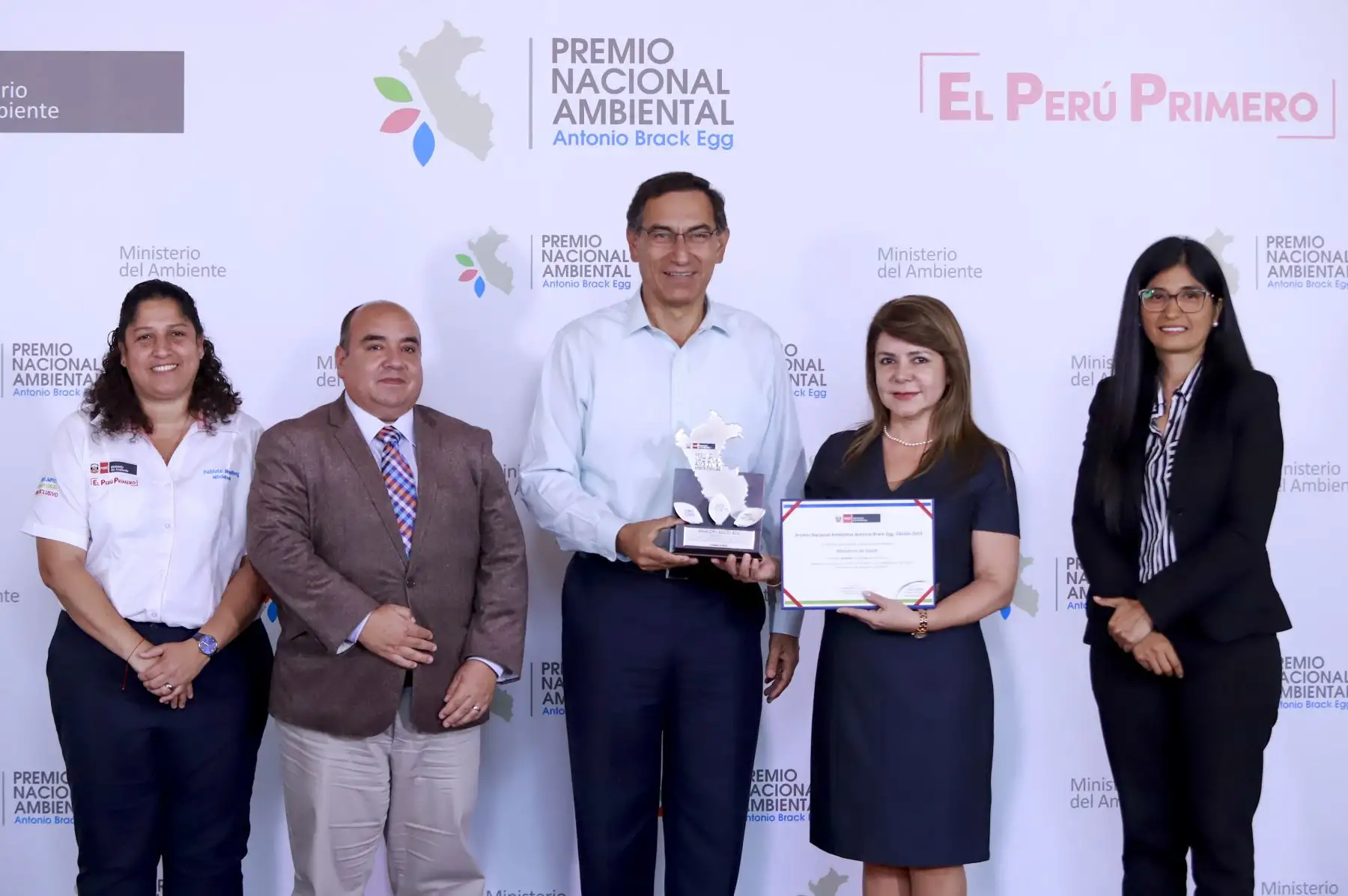 Presidente de la República, Martín Vizcarra, preside la ceremonia de entrega del Premio Nacional Ambiental Antonio Brack Egg.
Foto: ANDINA/ Prensa Presidencia