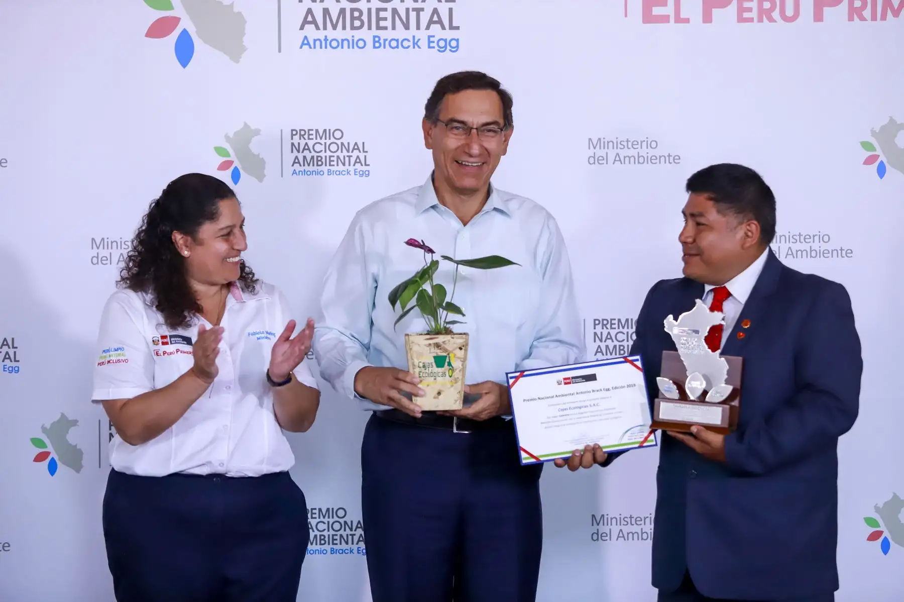 Presidente de la República, Martín Vizcarra, preside la ceremonia de entrega del Premio Nacional Ambiental Antonio Brack Egg.
Foto: ANDINA/ Prensa Presidencia