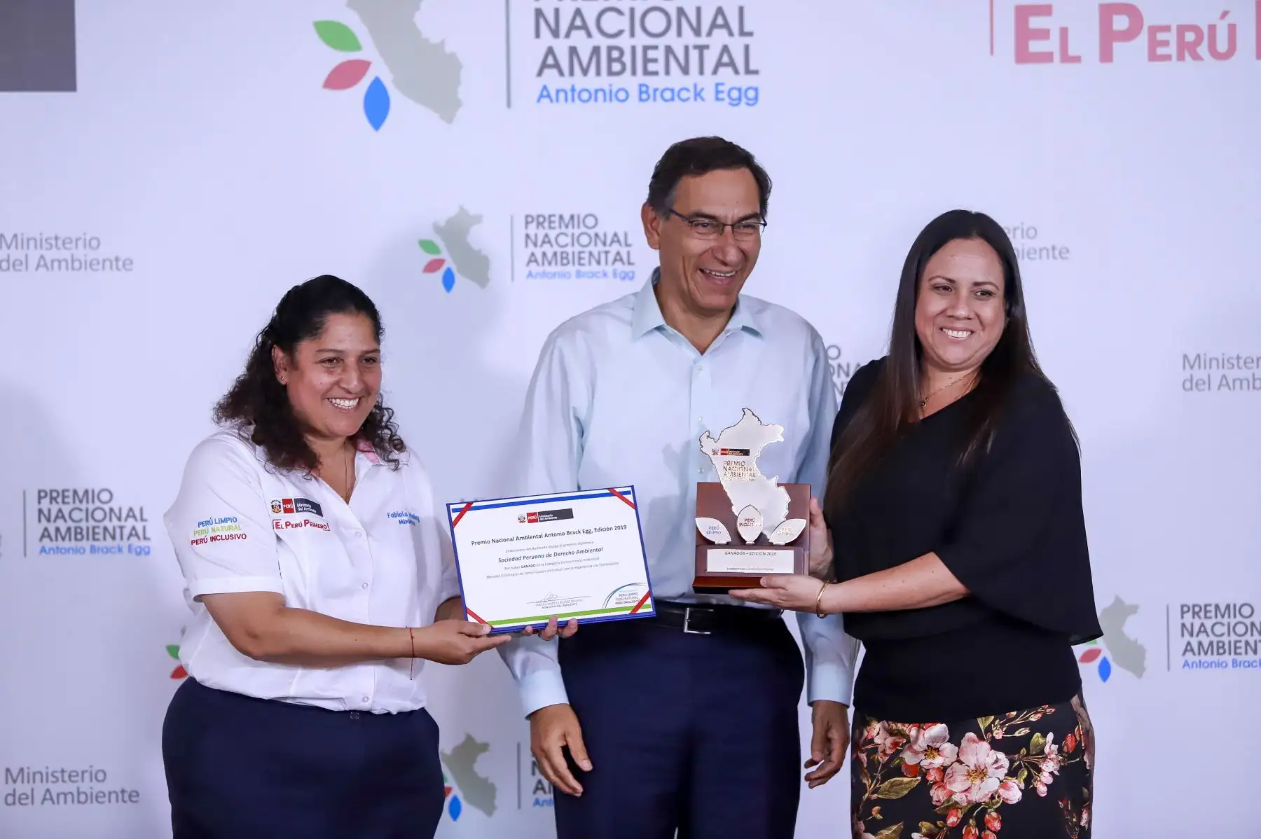 Presidente de la República, Martín Vizcarra, preside la ceremonia de entrega del Premio Nacional Ambiental Antonio Brack Egg.
Foto: ANDINA/ Prensa Presidencia