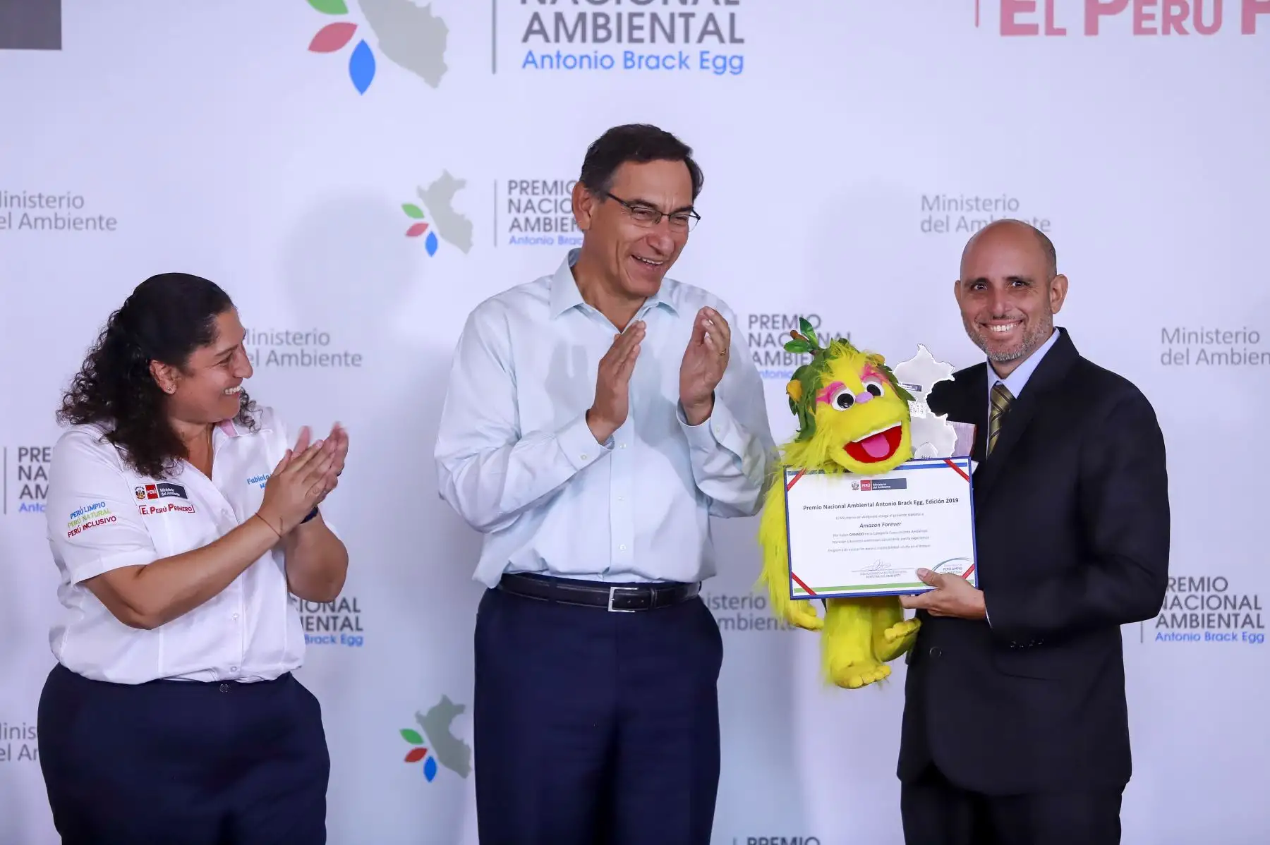 Presidente de la República, Martín Vizcarra, preside la ceremonia de entrega del Premio Nacional Ambiental Antonio Brack Egg.
Foto: ANDINA/ Prensa Presidencia