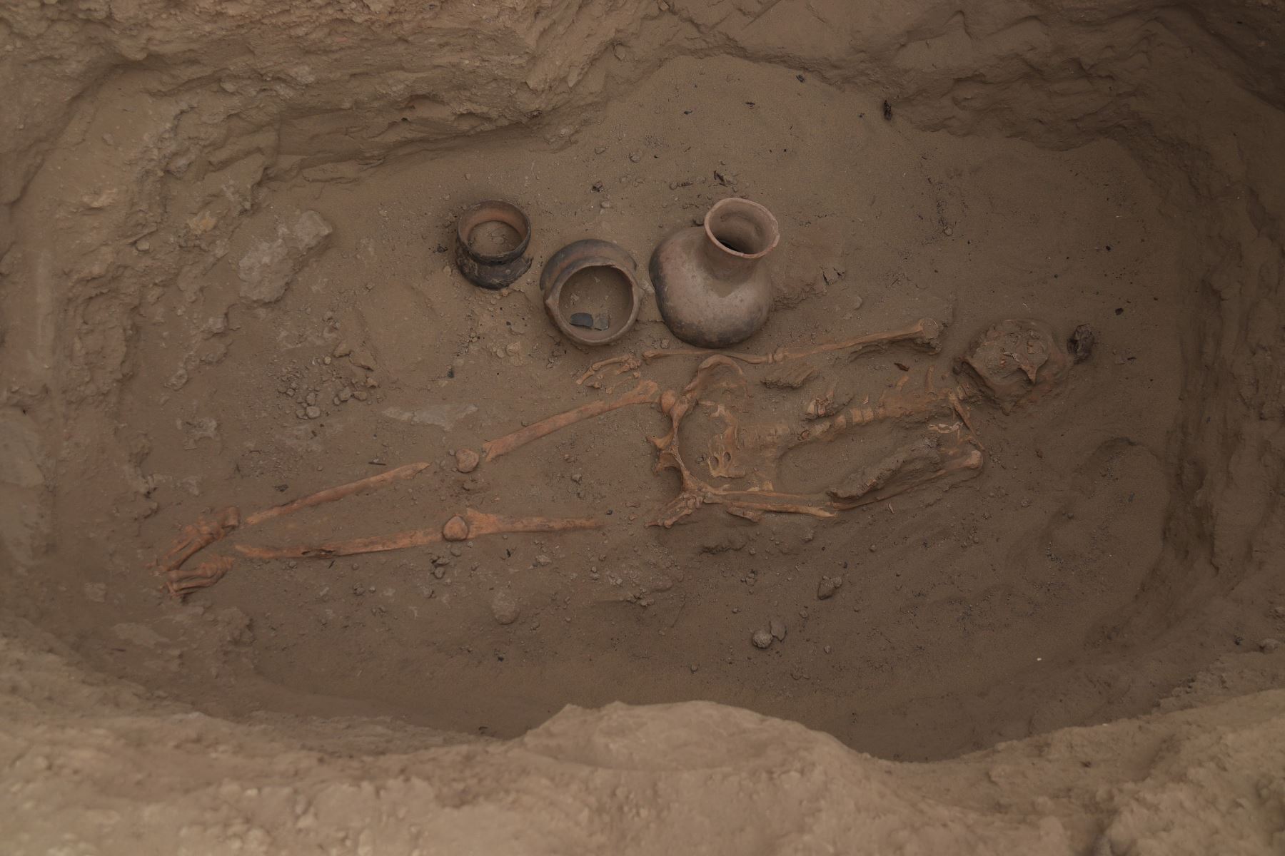 El Ministerio de Cultura resaltó el descubrimiento de 24 tumbas de la élite Mochica en la huaca Santa Rosa de Pucalá, en Lambayeque. ANDINA/Difusión