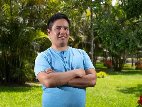 Daniel Obregón, egresado de Química de la PUCP, fue reconocido por su manera de transmitir sus descubrimientos.