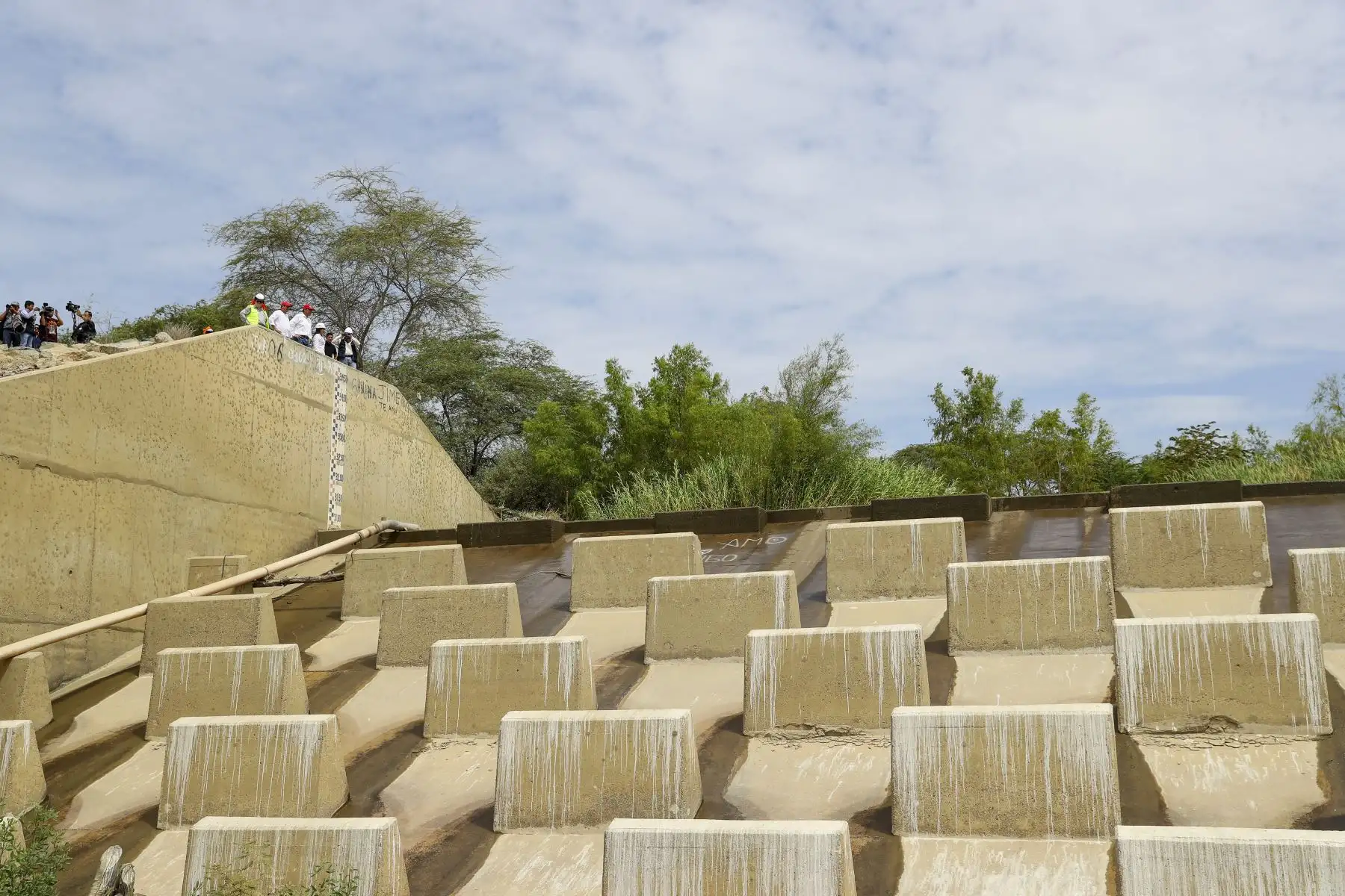 El presidente de la República, Martín Vizcarra, inspecciona el Río Piura, Presa Los Ejidos, tramo I. Foto: ANDINA/Prensa Presidencia
