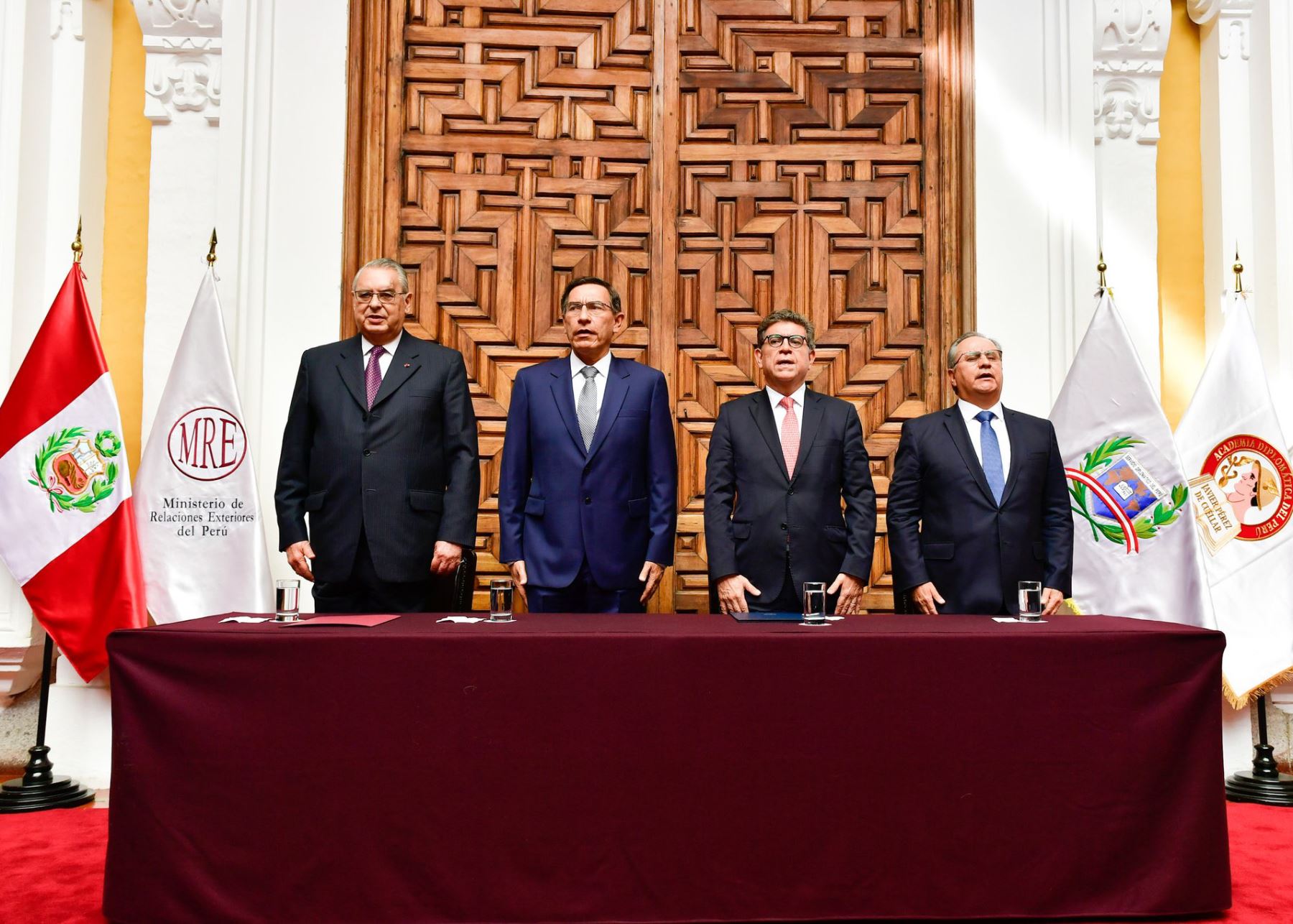 Presidente Martín Vizcarra asiste a clausura del año lectivo de la Academia Diplomática.