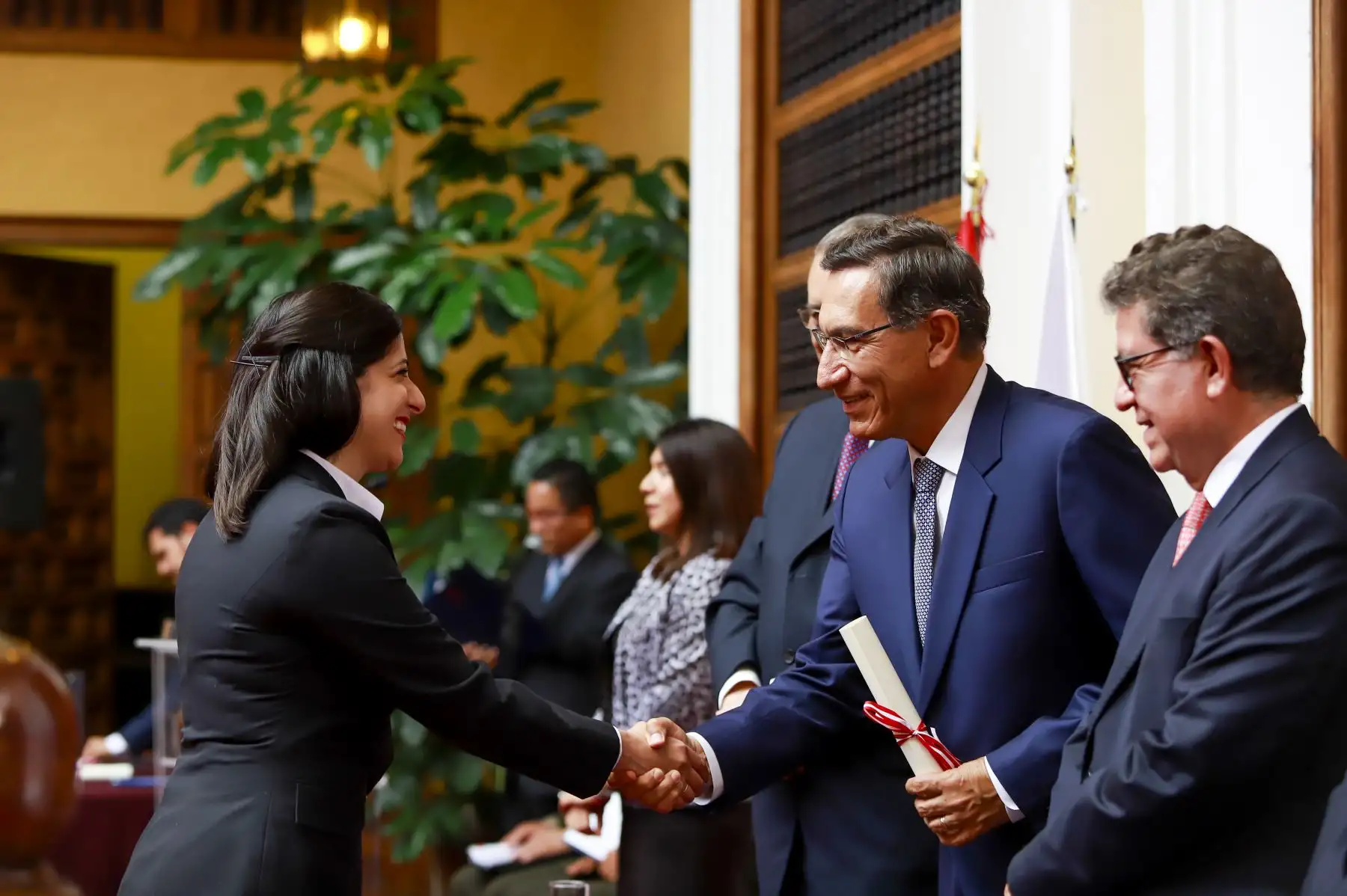 El señor Presidente de la República, Martín Vizcarra Cornejo, participó
en la ceremonia de Clausura del año lectivo de la Academia Diplomática del Perú e incorporación
al Servicio Diplomático de la República de los alumnos de la promoción “Emb Carmela Aguilar
Ayanz”,desarrollado en el Palacio de Torre Tagle. Foto: ANDINA/Prensa Presidencia
