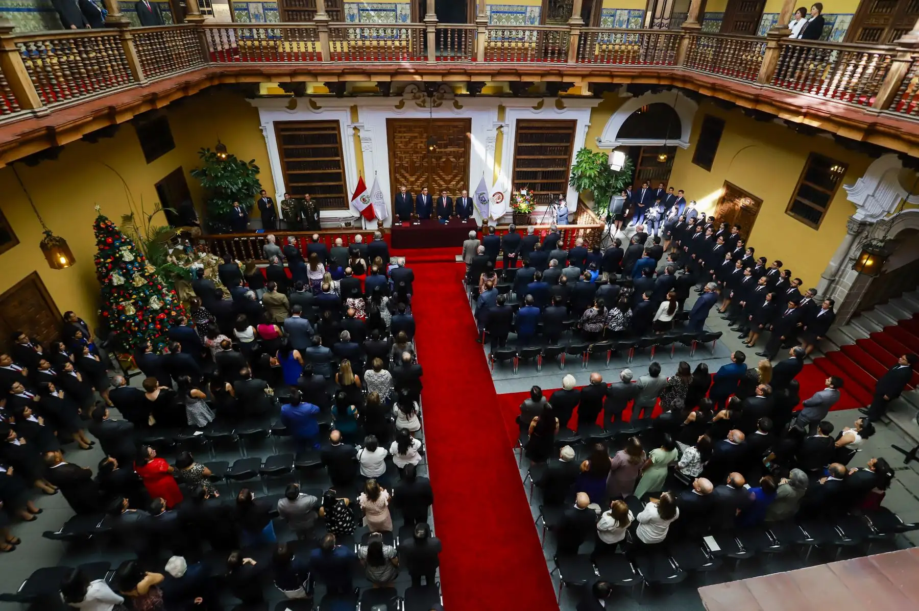 El señor Presidente de la República, Martín Vizcarra Cornejo, participó
en la ceremonia de Clausura del año lectivo de la Academia Diplomática del Perú e incorporación
al Servicio Diplomático de la República de los alumnos de la promoción “Emb Carmela Aguilar
Ayanz”,desarrollado en el Palacio de Torre Tagle. Foto: ANDINA/Prensa Presidencia