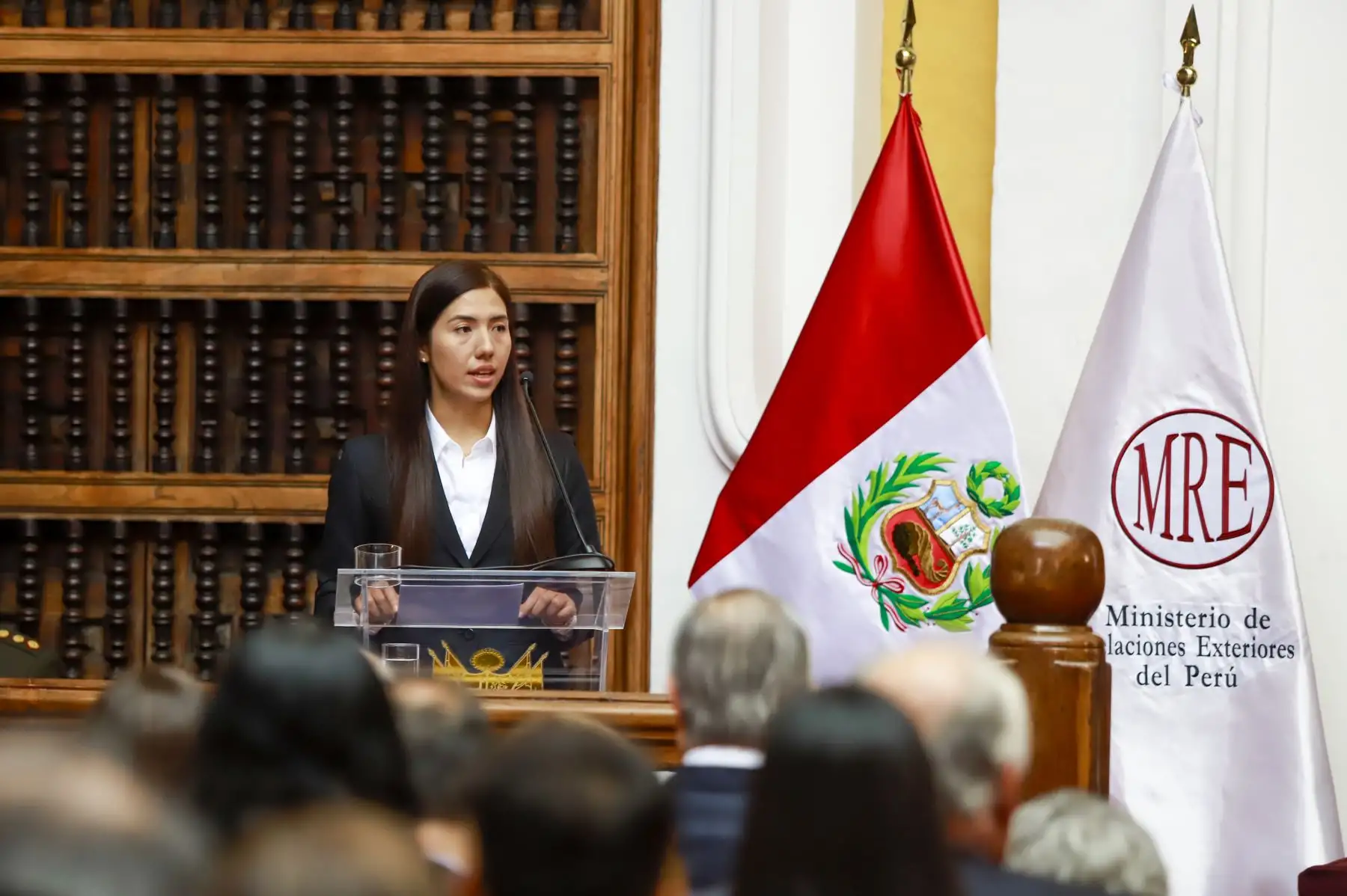 El señor Presidente de la República, Martín Vizcarra Cornejo, participó
en la ceremonia de Clausura del año lectivo de la Academia Diplomática del Perú e incorporación
al Servicio Diplomático de la República de los alumnos de la promoción “Emb Carmela Aguilar
Ayanz”,desarrollado en el Palacio de Torre Tagle. Foto: ANDINA/Prensa Presidencia