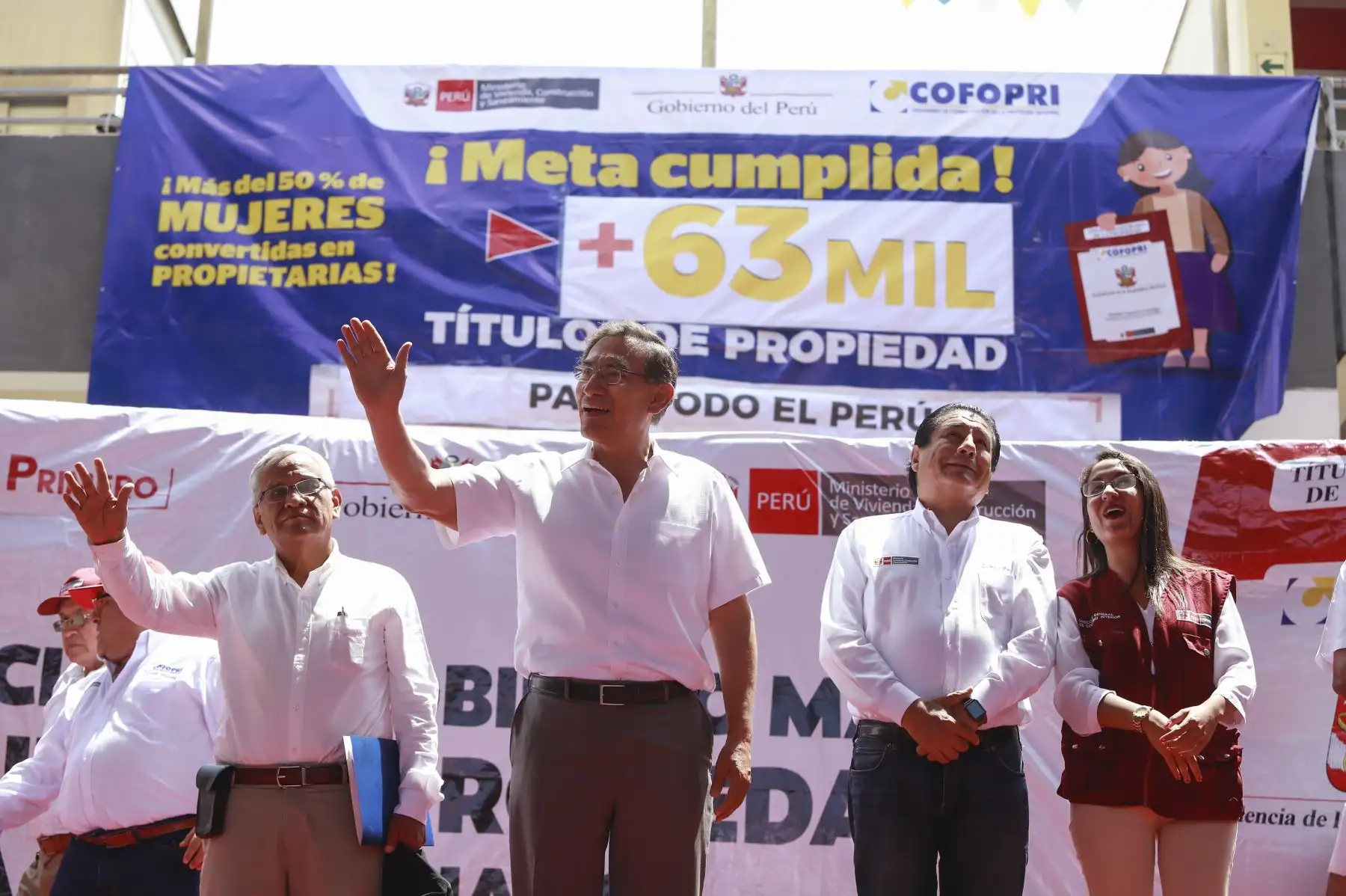 El Presidente de la República participa en la ceremonia de entrega de 3 632 títulos de propiedad de predios correspondientes a la región Lambayeque. 
Foto: ANDINA/Prensa Presidencia