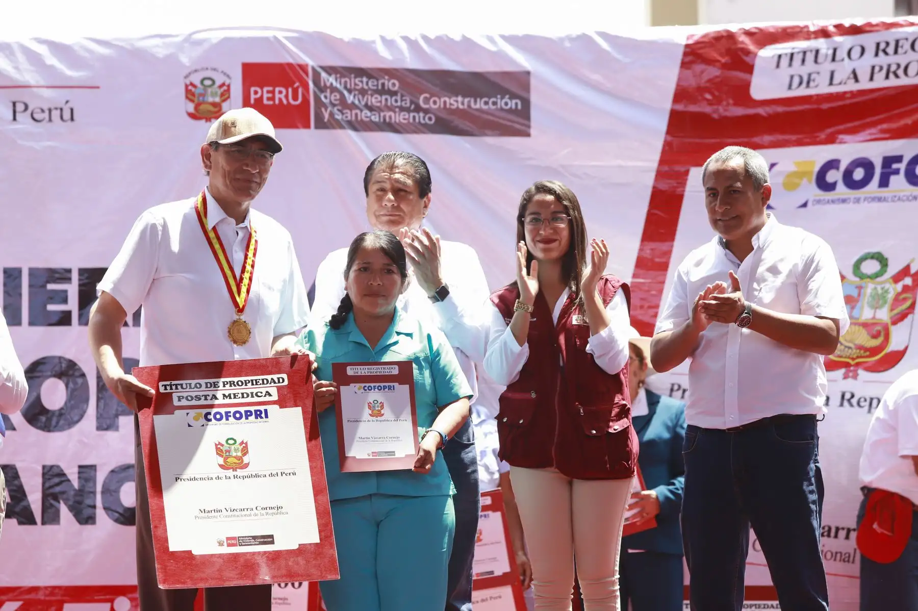 El Presidente de la República participa en la ceremonia de entrega de 3 632 títulos de propiedad de predios correspondientes a la región Lambayeque. 
Foto: ANDINA/Prensa Presidencia