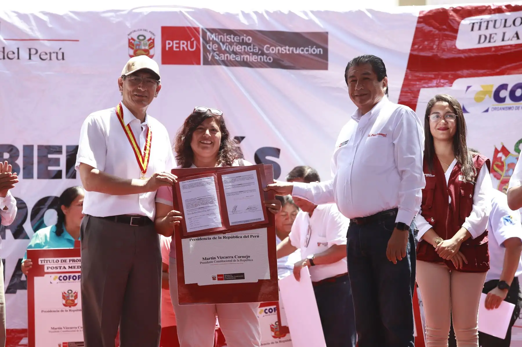 El Presidente de la República participa en la ceremonia de entrega de 3 632 títulos de propiedad de predios correspondientes a la región Lambayeque. 
Foto: ANDINA/Prensa Presidencia