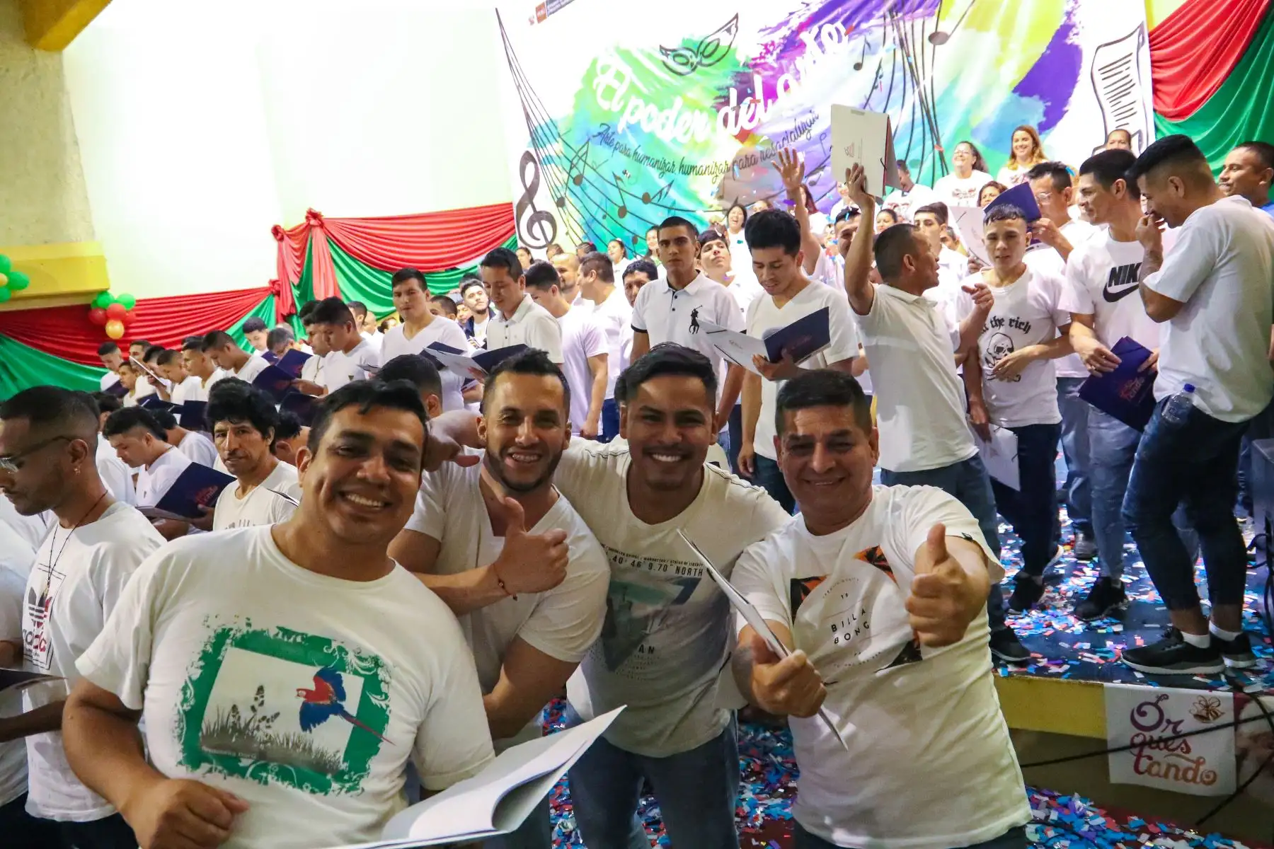 El Instituto Nacional Penitenciario (INPE) realizó la muestra artística “ El poder del arte ” en la que presentó los avances en resocialización de internos e internas de los penales de Callao, Miguel Castro Castro, Lurigancho y Mujeres Chorrillos.
Foto: Difusión INPE