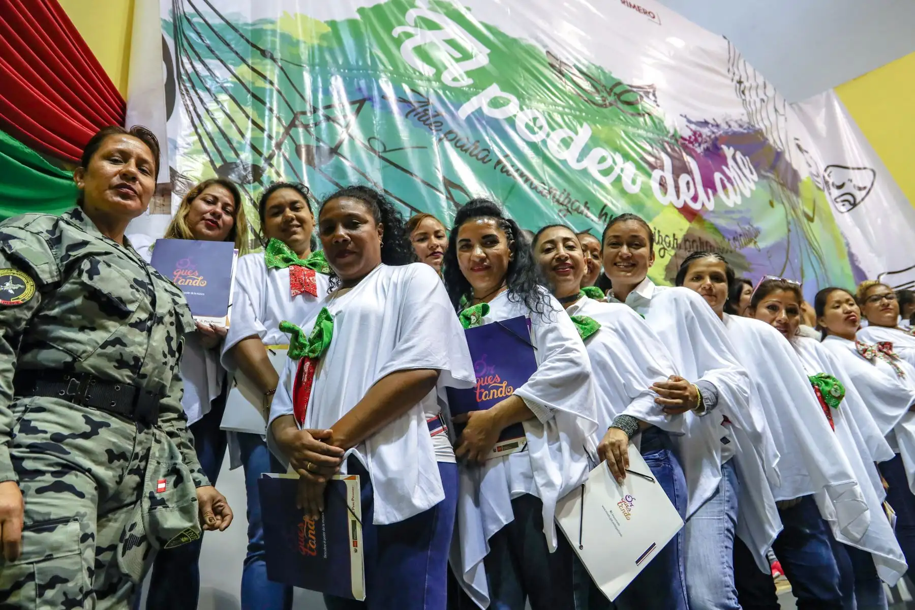 El Instituto Nacional Penitenciario (INPE) realizó la muestra artística “ El poder del arte ” en la que presentó los avances en resocialización de internos e internas de los penales de Callao, Miguel Castro Castro, Lurigancho y Mujeres Chorrillos.
Foto: Difusión INPE